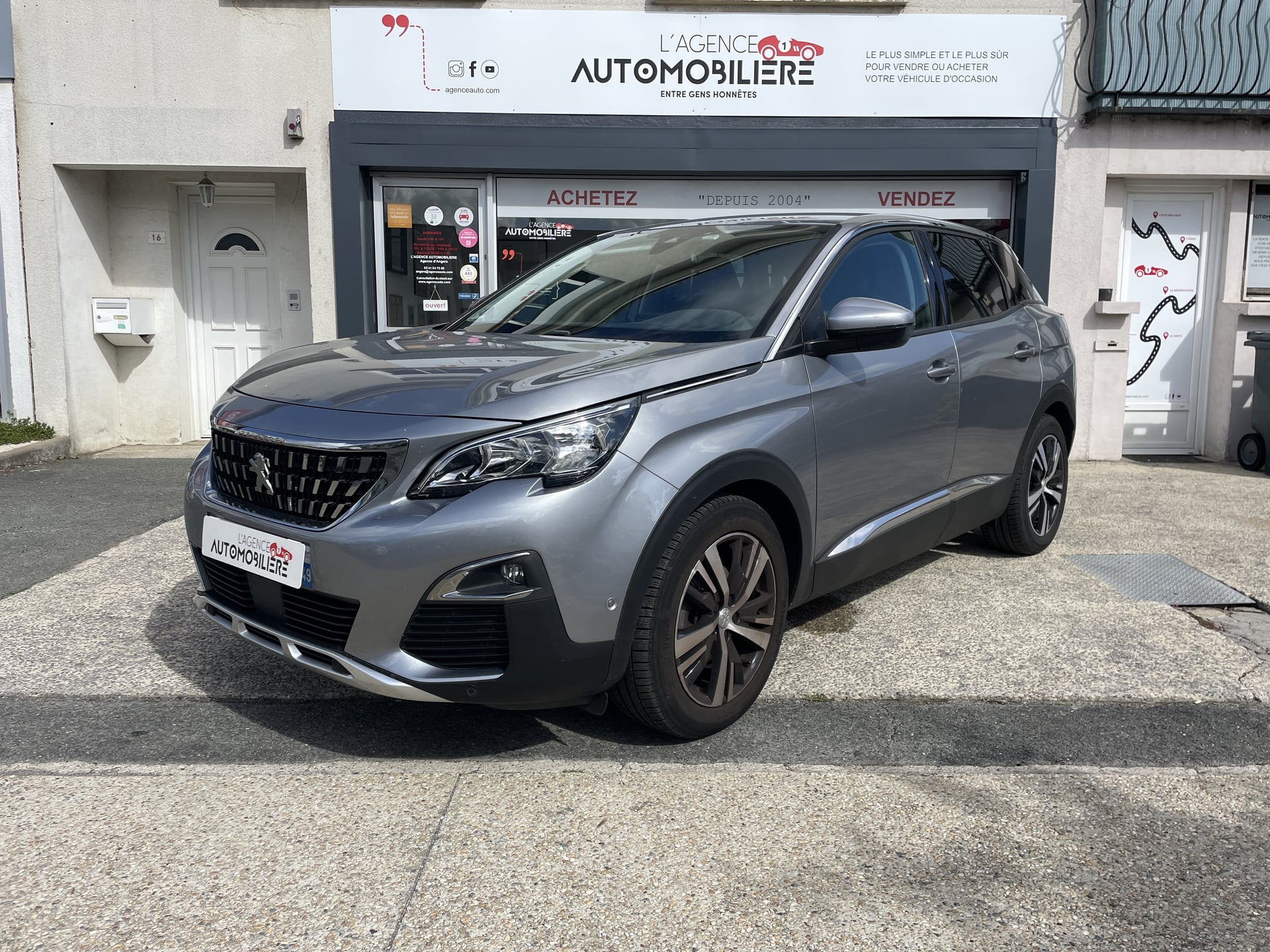 Peugeot 3008 1.2 130 cv Allure EAT6 - Distribution faite