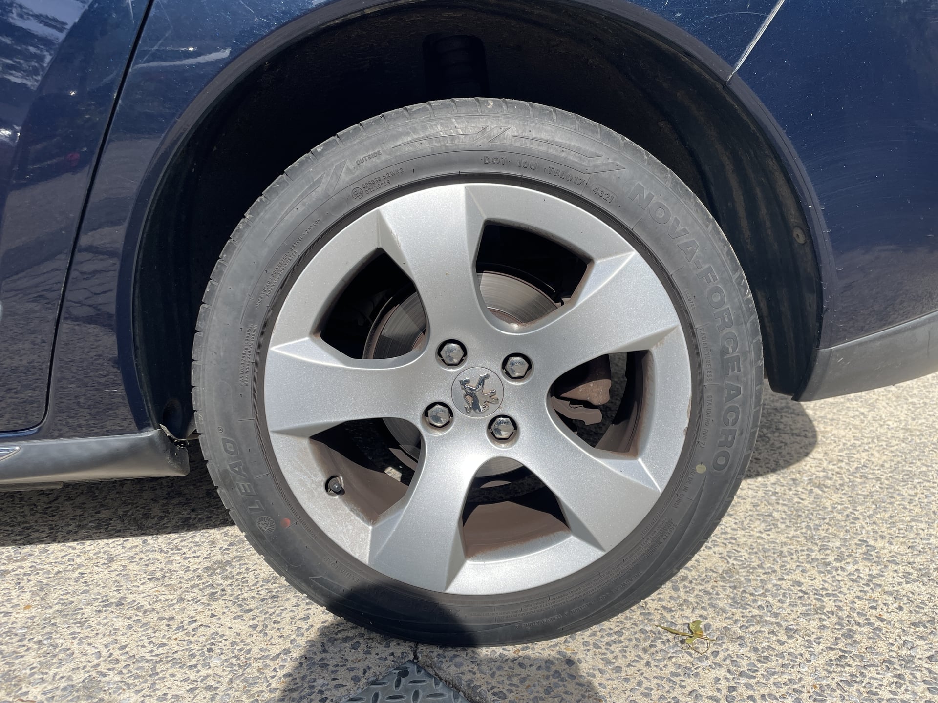 Peugeot 3008 1.6 HDi 112cv Allure — 18