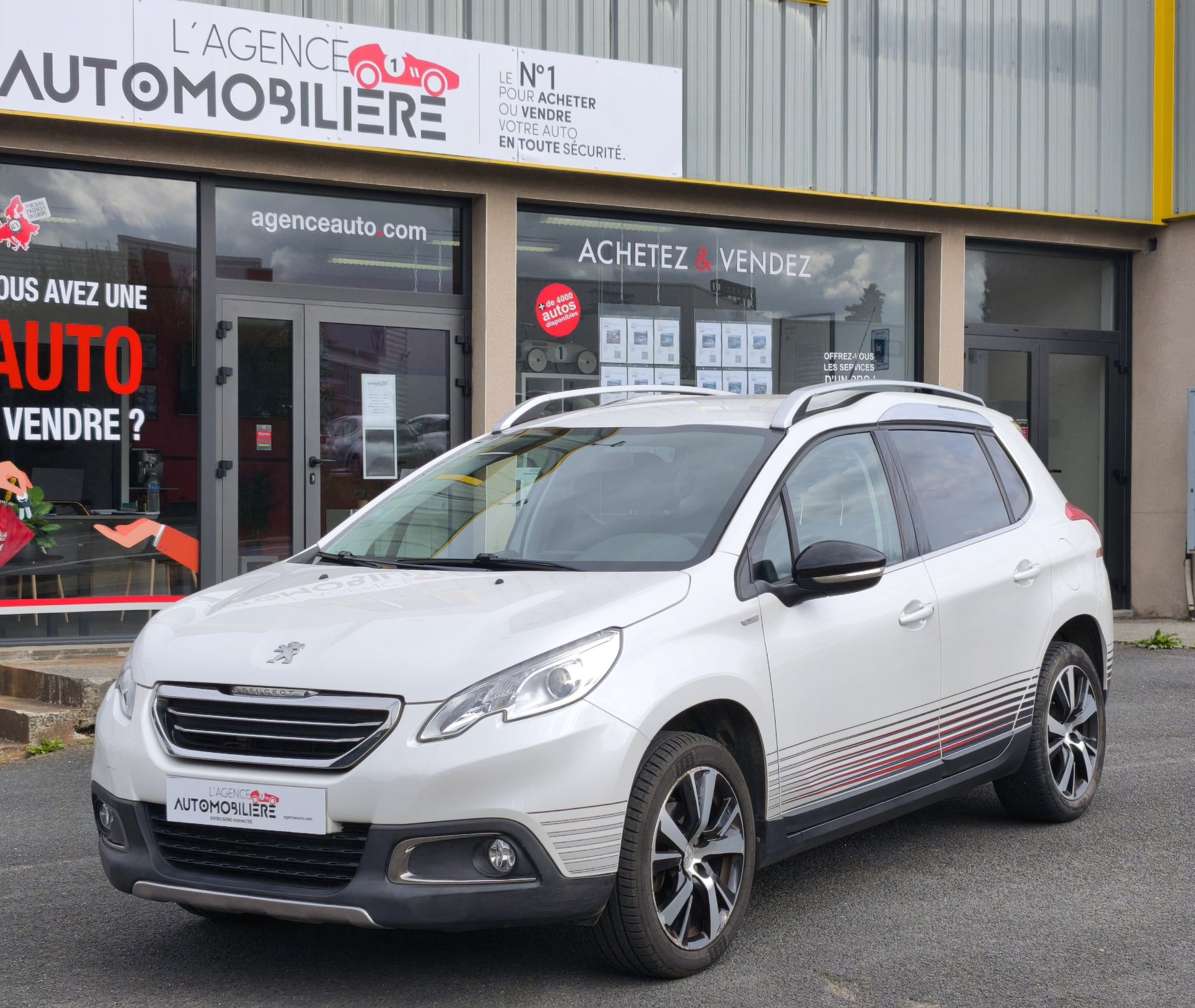 Peugeot 2008 1.2 Puretech 110 ch URBAN CROSS **1ère main**