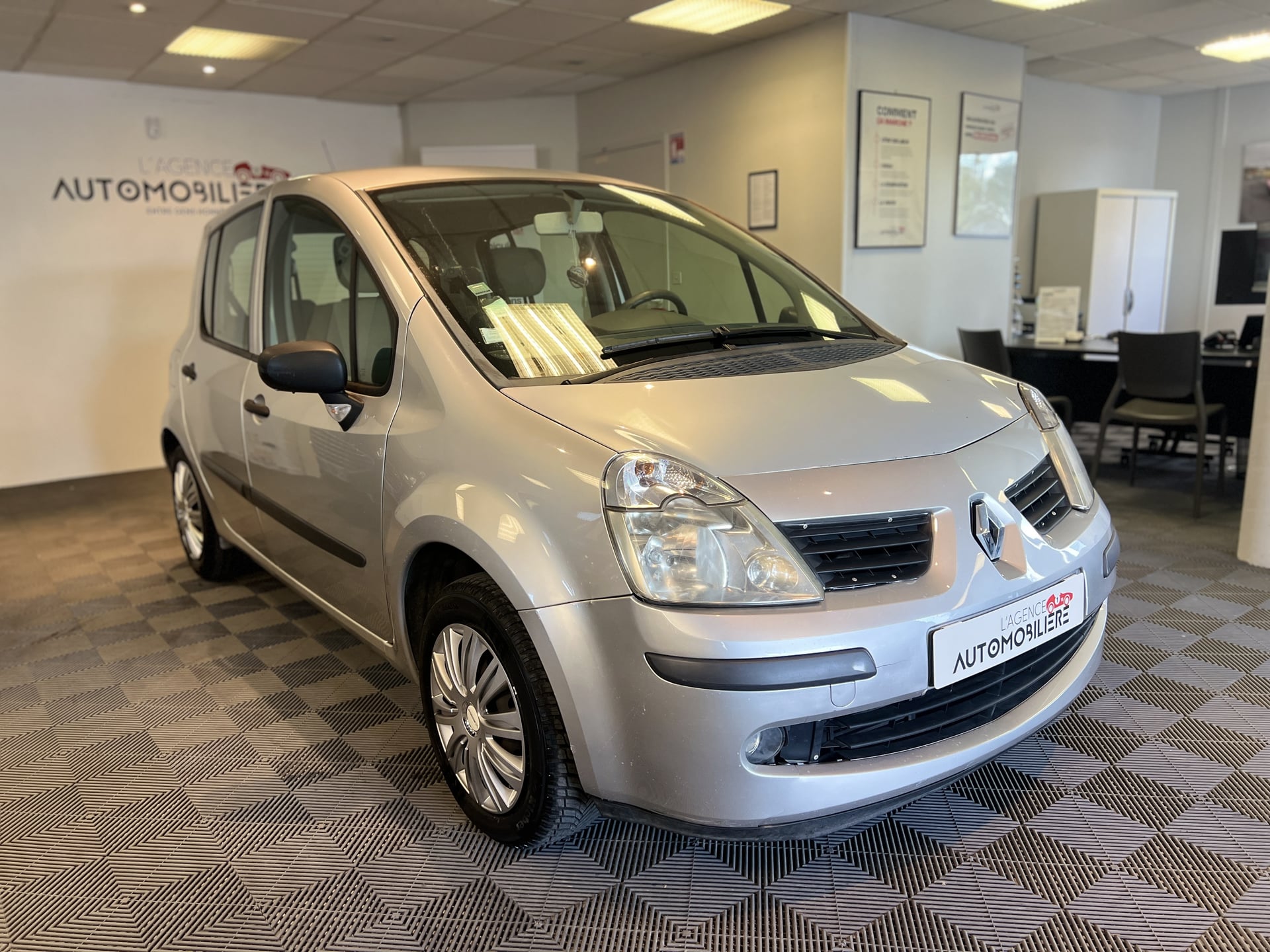 Renault Modus 1.5 dCi 68CV Clim - Attelage - Historique Complet - Kit Distribution neuf Garantie 12 Mois — 2