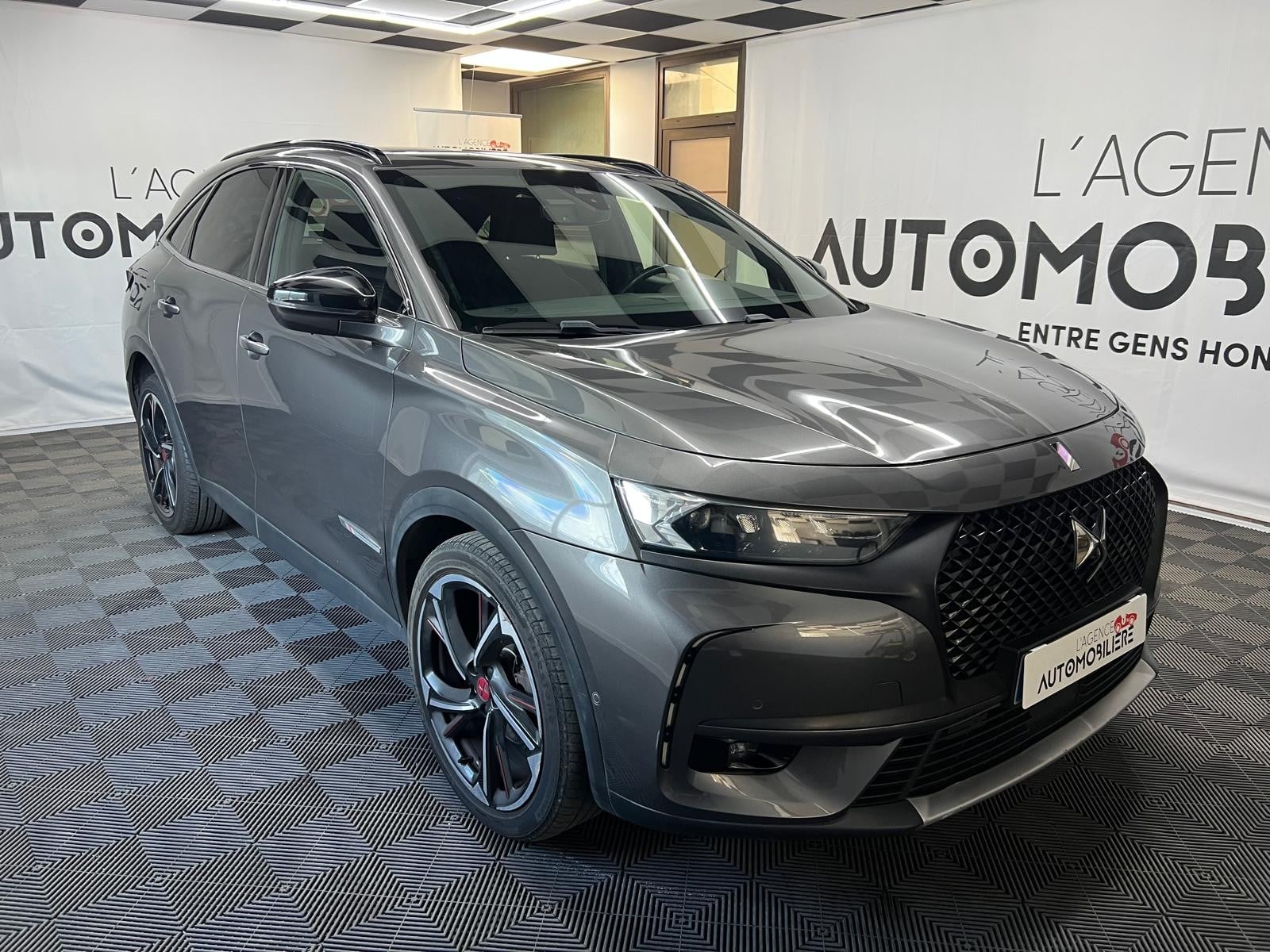 DS DS7 CROSSBACK BlueHDi 180 EAT8 Performance Line+