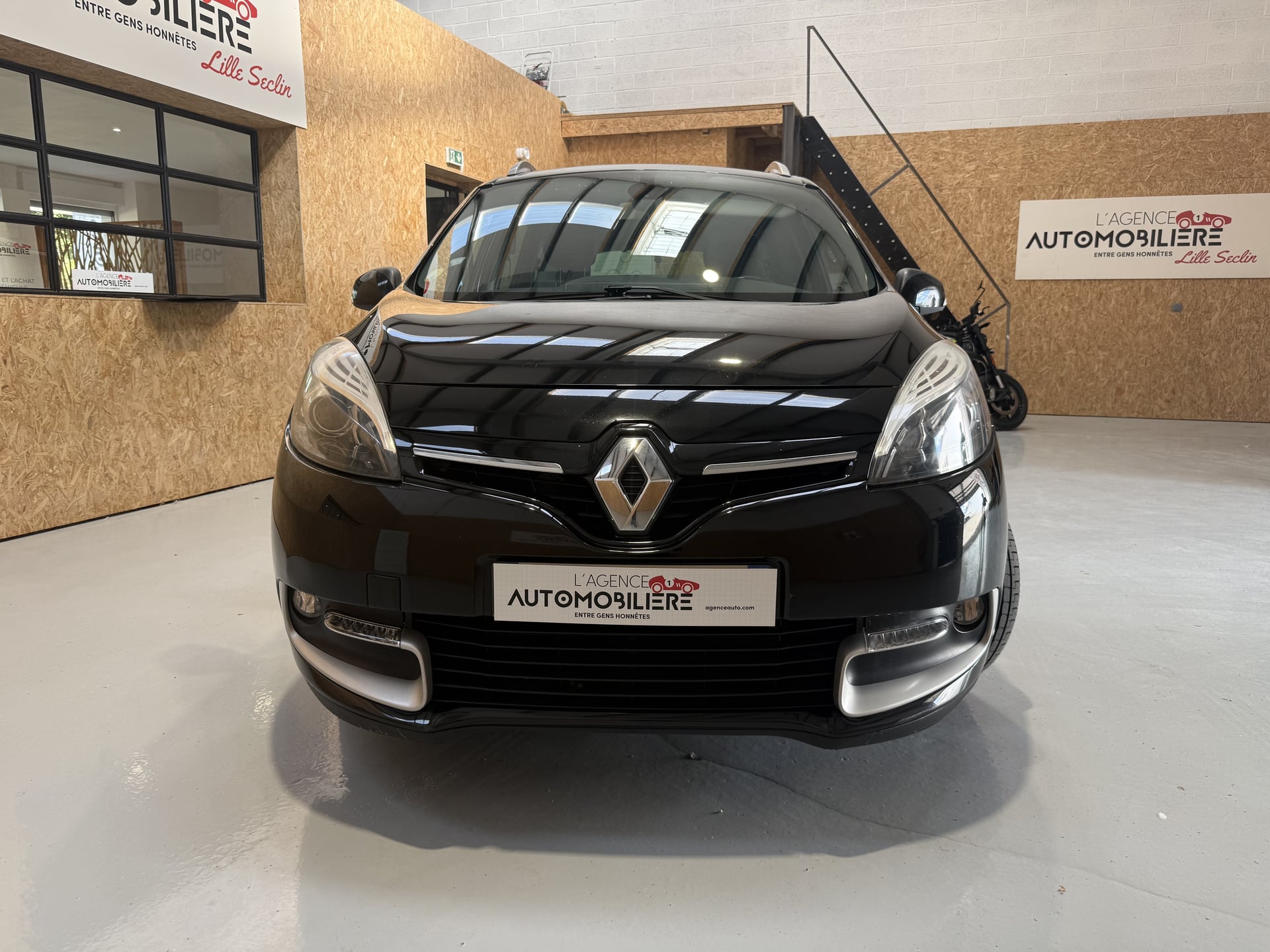 Renault Grand Scenic 1.5 dCi 110ch energy Limited Euro6 7 places — 2