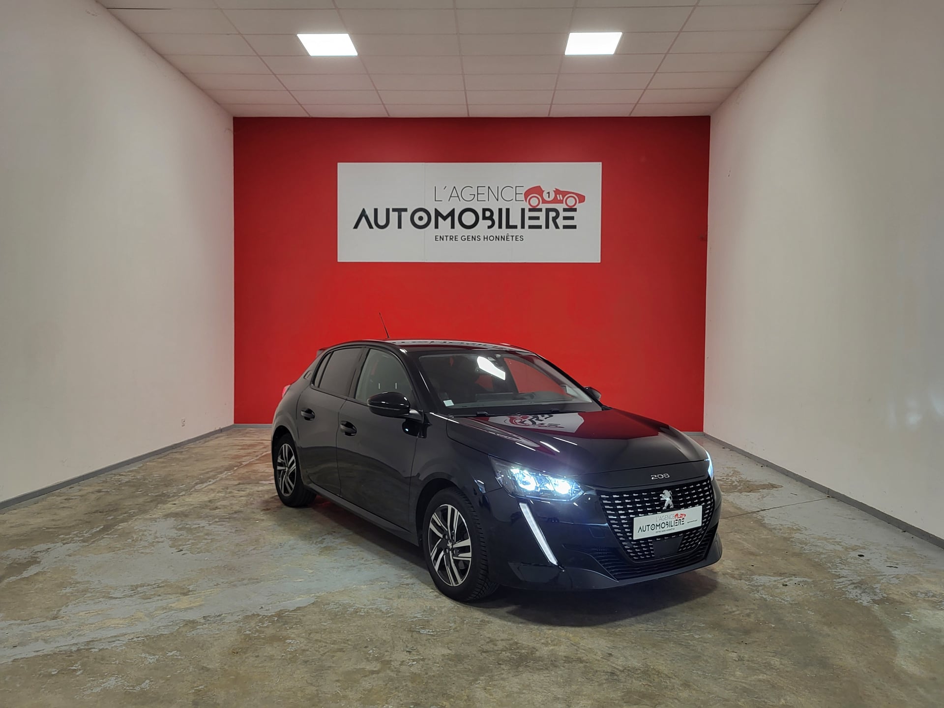 Peugeot 208 II 1.2 PURETECH 100 S&S ROADTRIP EAT8 - Apple CARPLAY - Digital Cockpit