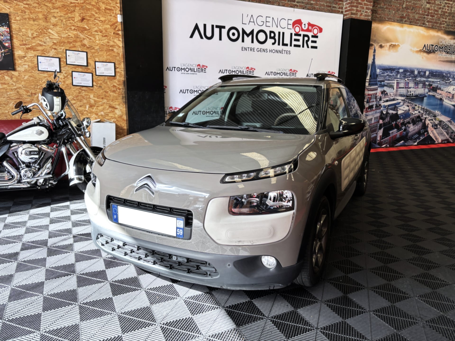 Citroen C4 Cactus 1.6 HDI 90 CH Finition Shine