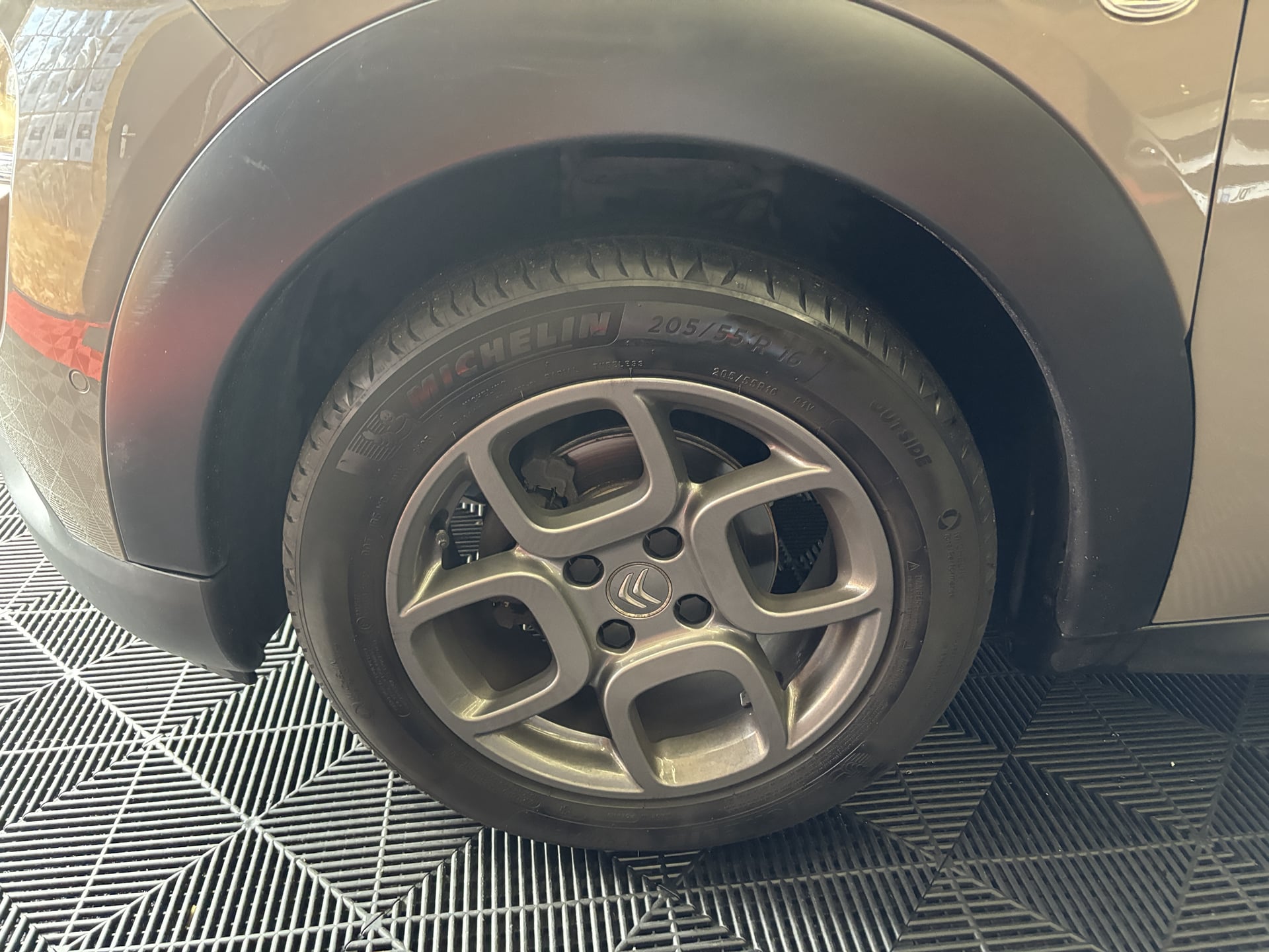 Citroen C4 Cactus 1.6 HDI 90 CH Finition Shine — 23