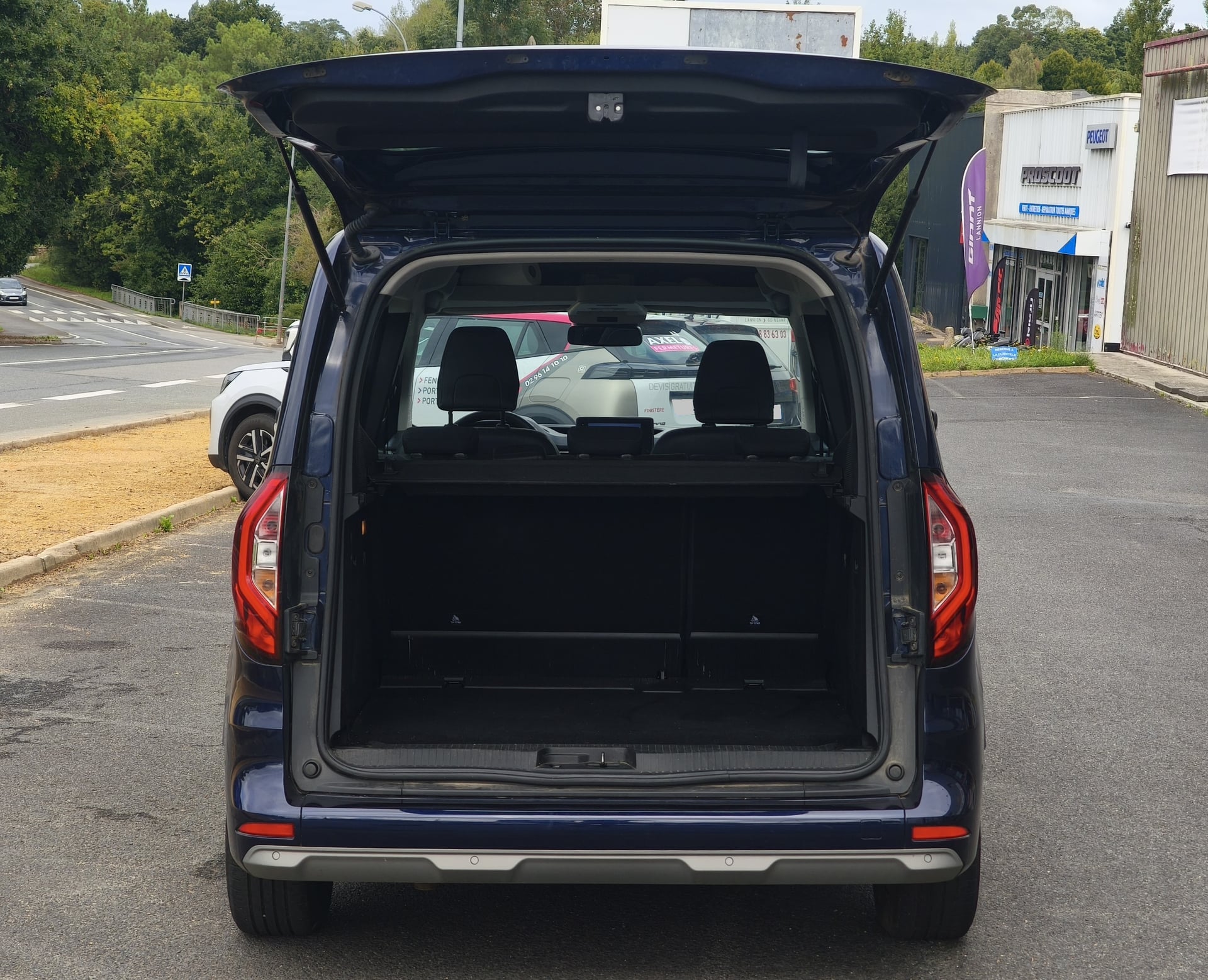 Renault Kangoo 1.3 tce 102 ch EQUILIBRE — 31