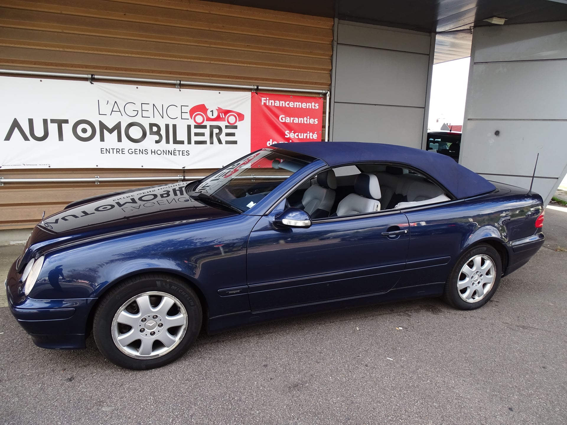Mercedes-Benz CLK Cabriolet KOMPRESSOR 2.3 L 195 ch AVANTGARDE — 2