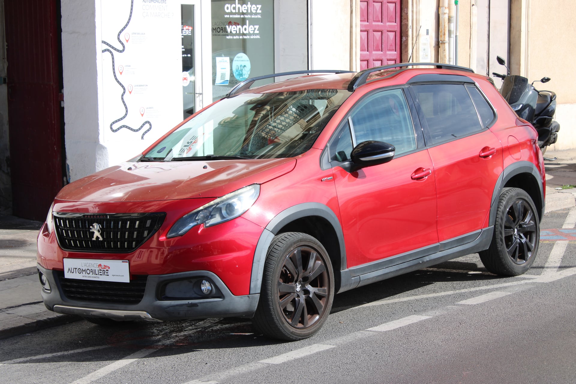 Peugeot 2008 110CH GT-LINE ( Caméra de recul, Distribution à jour ... )