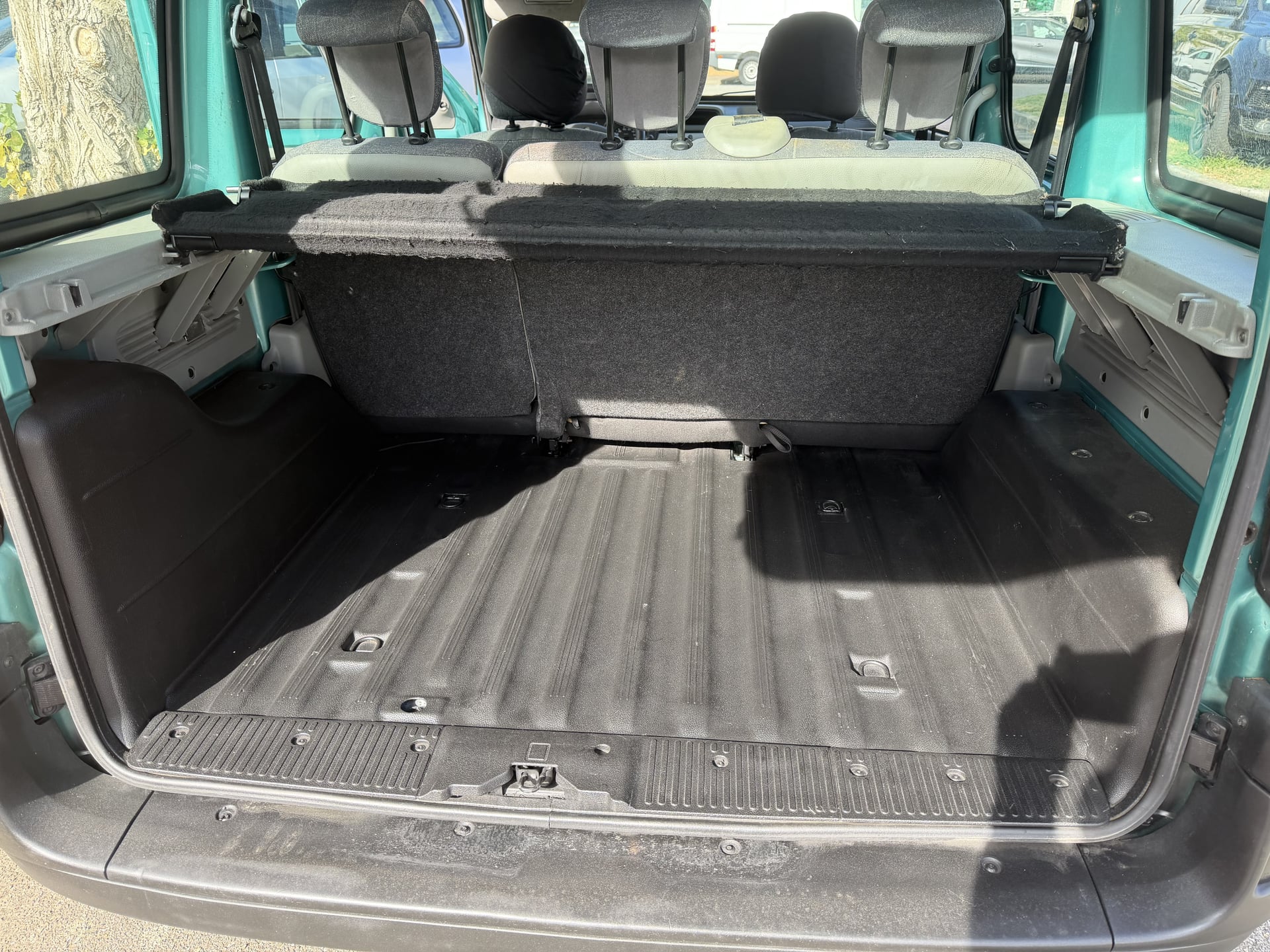 Renault Kangoo 1.5 DCI 65 CH 5 places - Distribution Neuve — 23