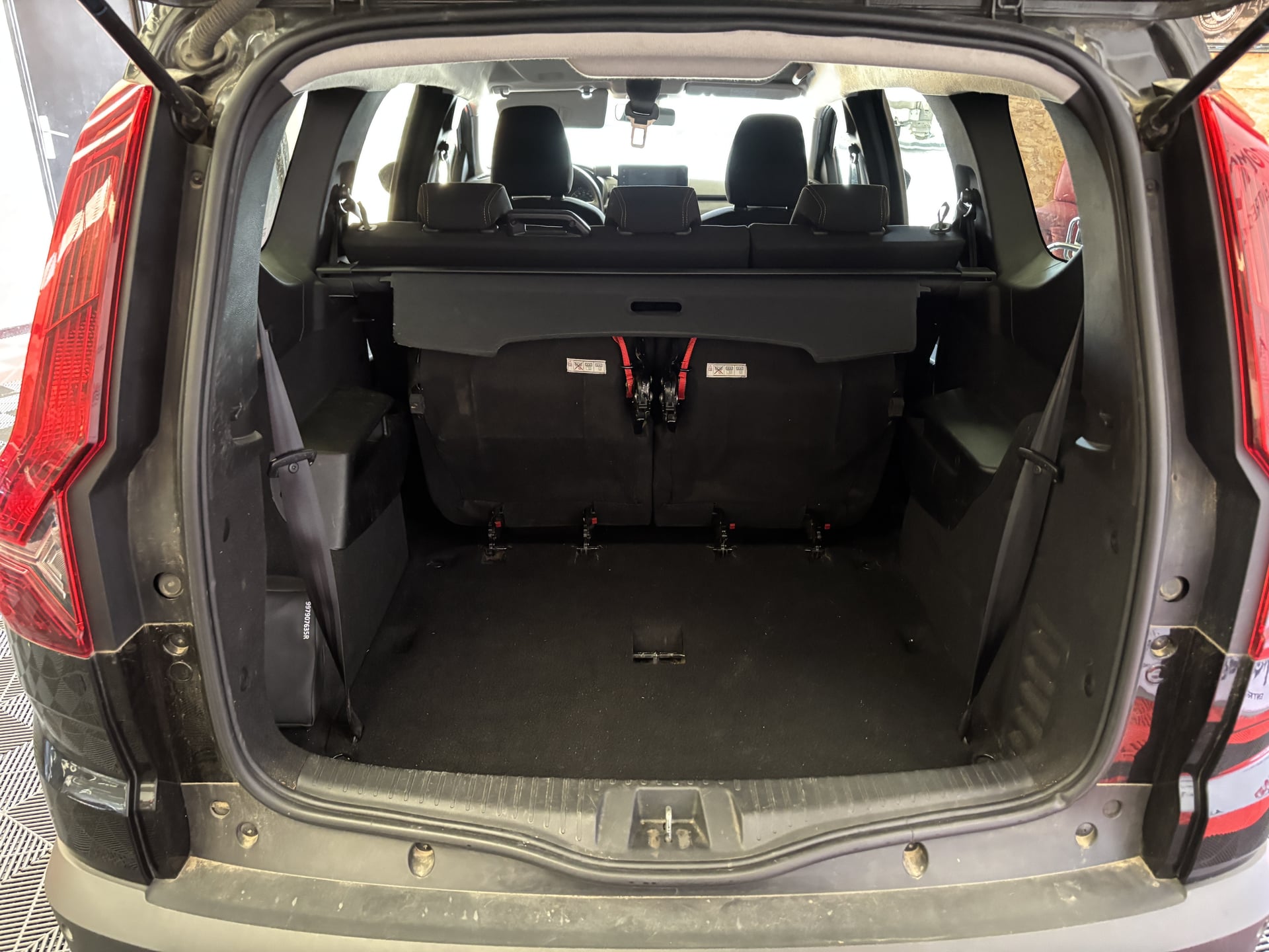 Dacia Jogger Dacia Jogger Extrême + 7 places — 28