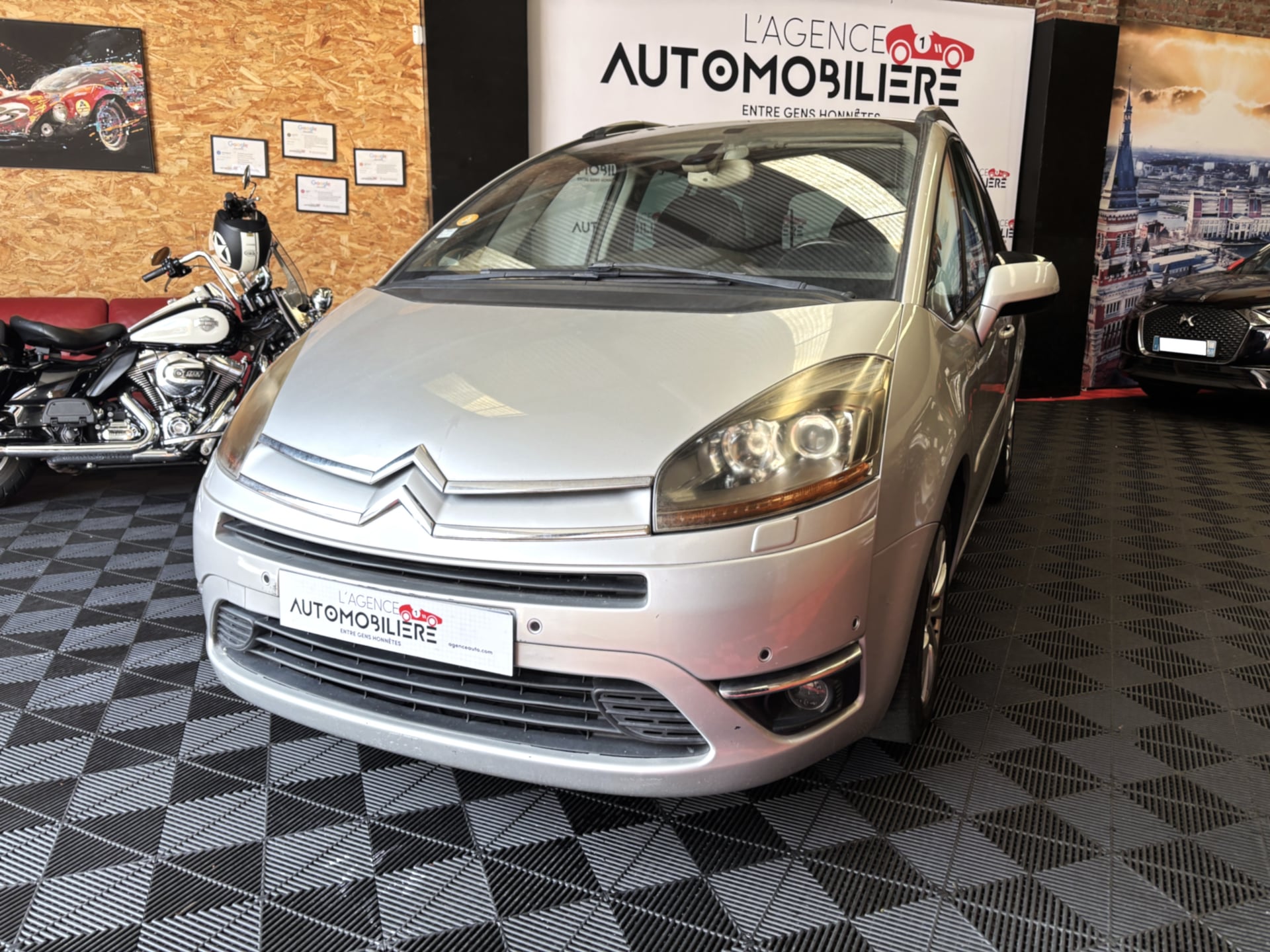 Citroen C4 1l6 HDI 110 finition exclusive