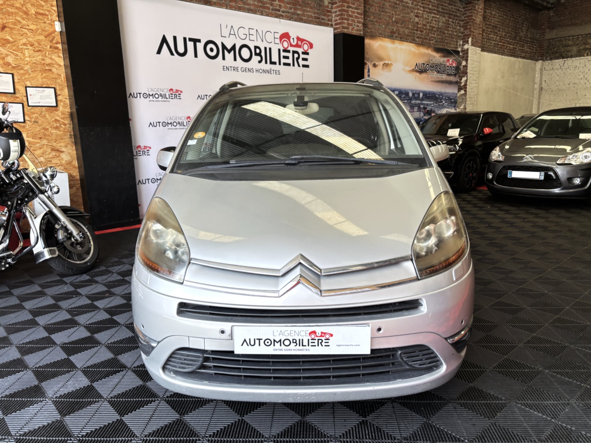 Citroen C4 1l6 HDI 110 finition exclusive — 2