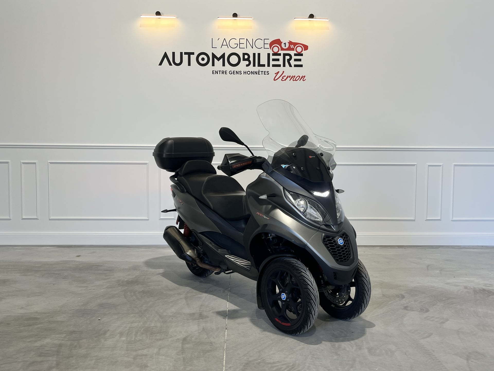 Piaggio MP3 HPE 500 + TOPCASE — 2