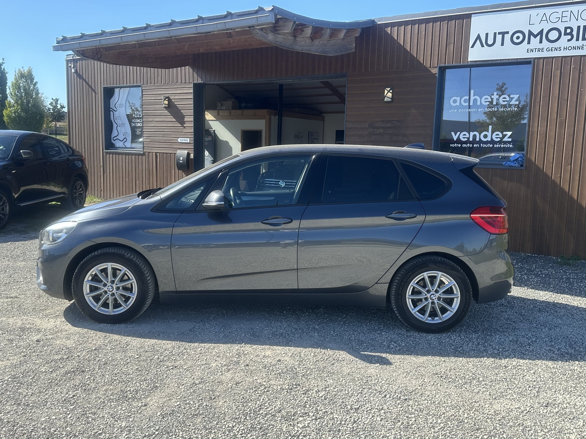 BMW Série 2 (F45) Active Tourer 218i 1.5 i 12V 136 CH — 2