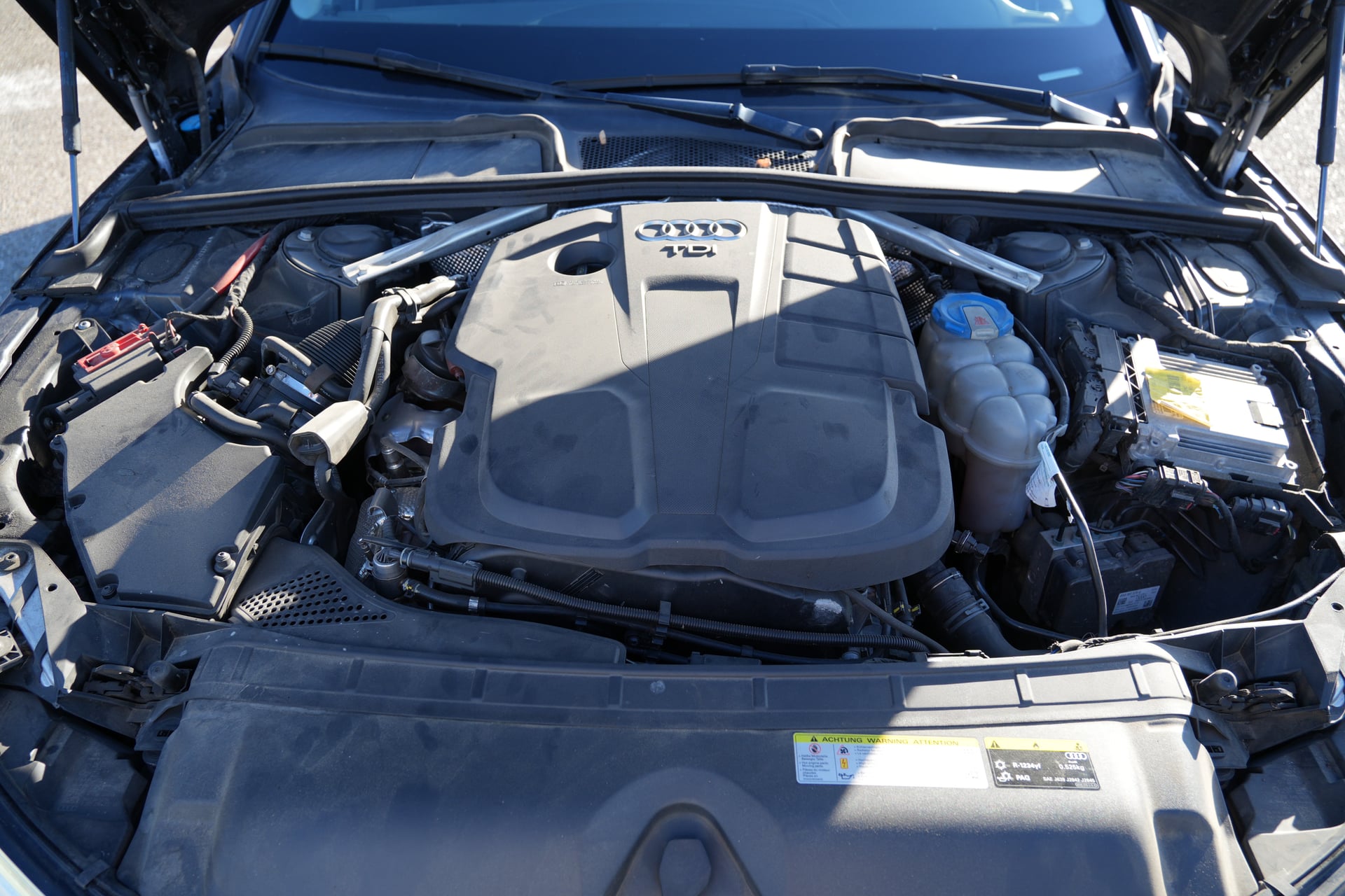 Audi A4 Avant V 2.0 TDI 150 BUSINESS LINE S TRONIC — 40