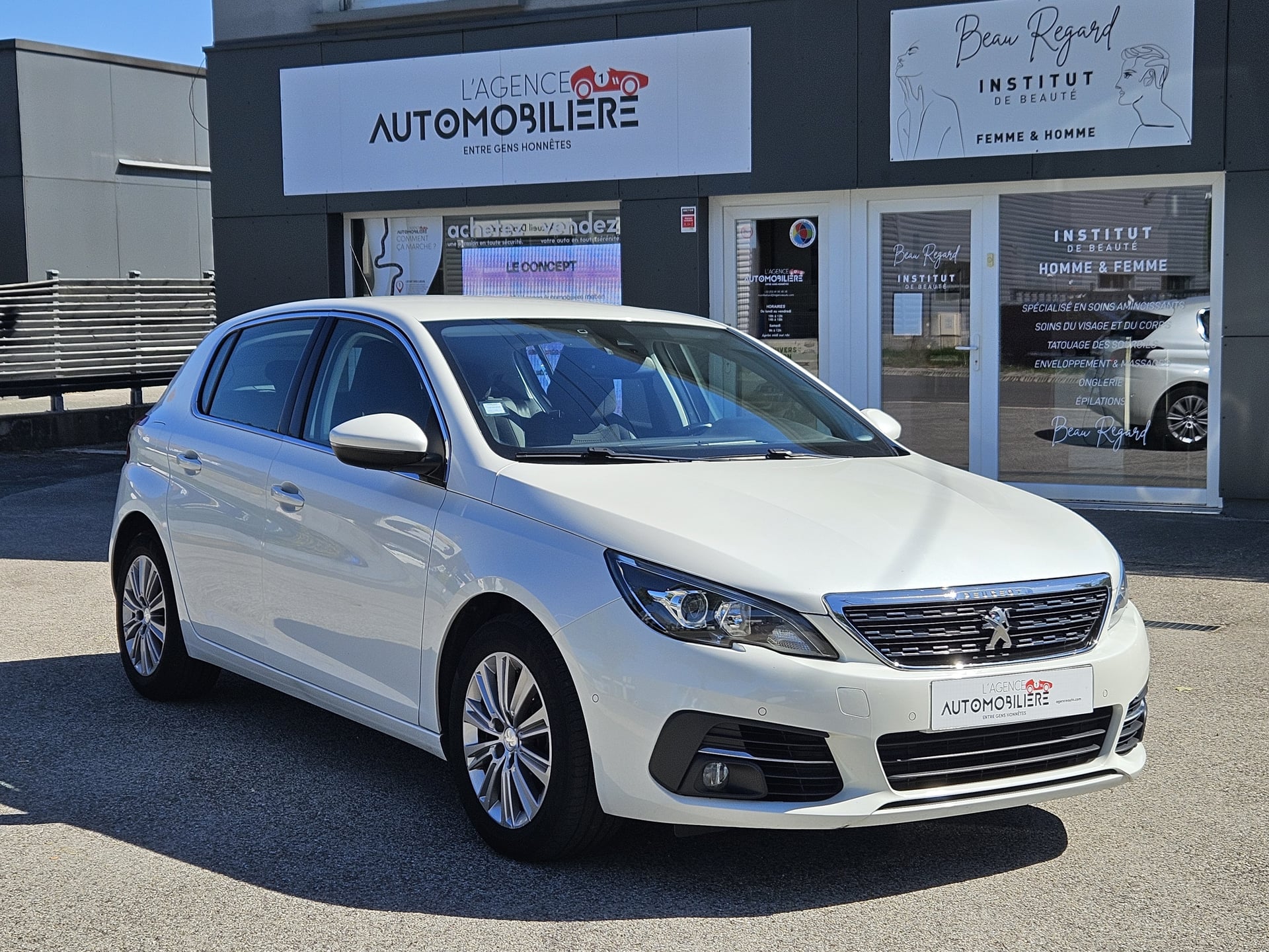 Peugeot 308 1.5 BLUE HDI 130 ALLURE ( GPS - Car Play / Android Auto ...) — 2