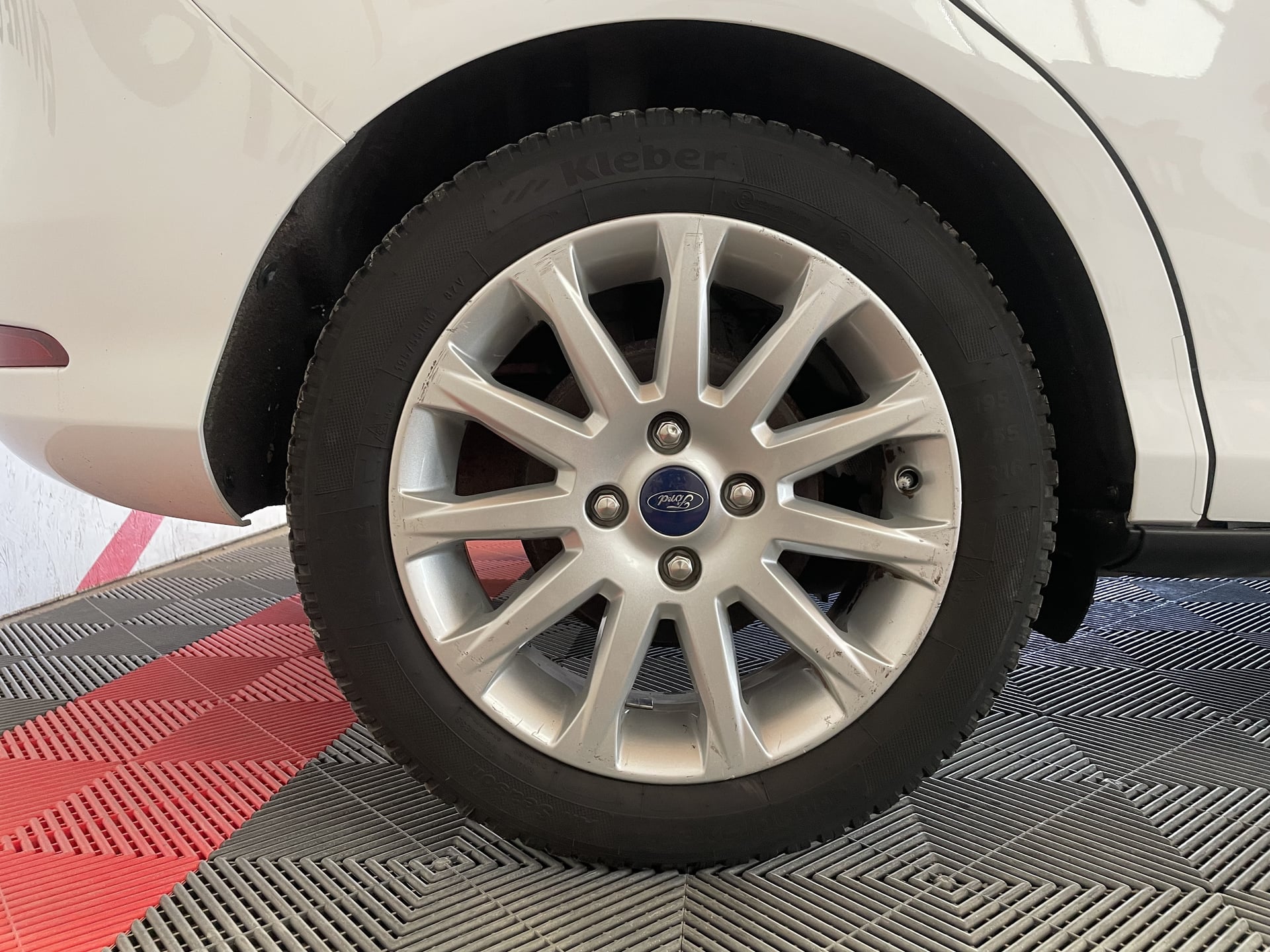 Ford B-Max 1.5 TDCi 95 cv — 24