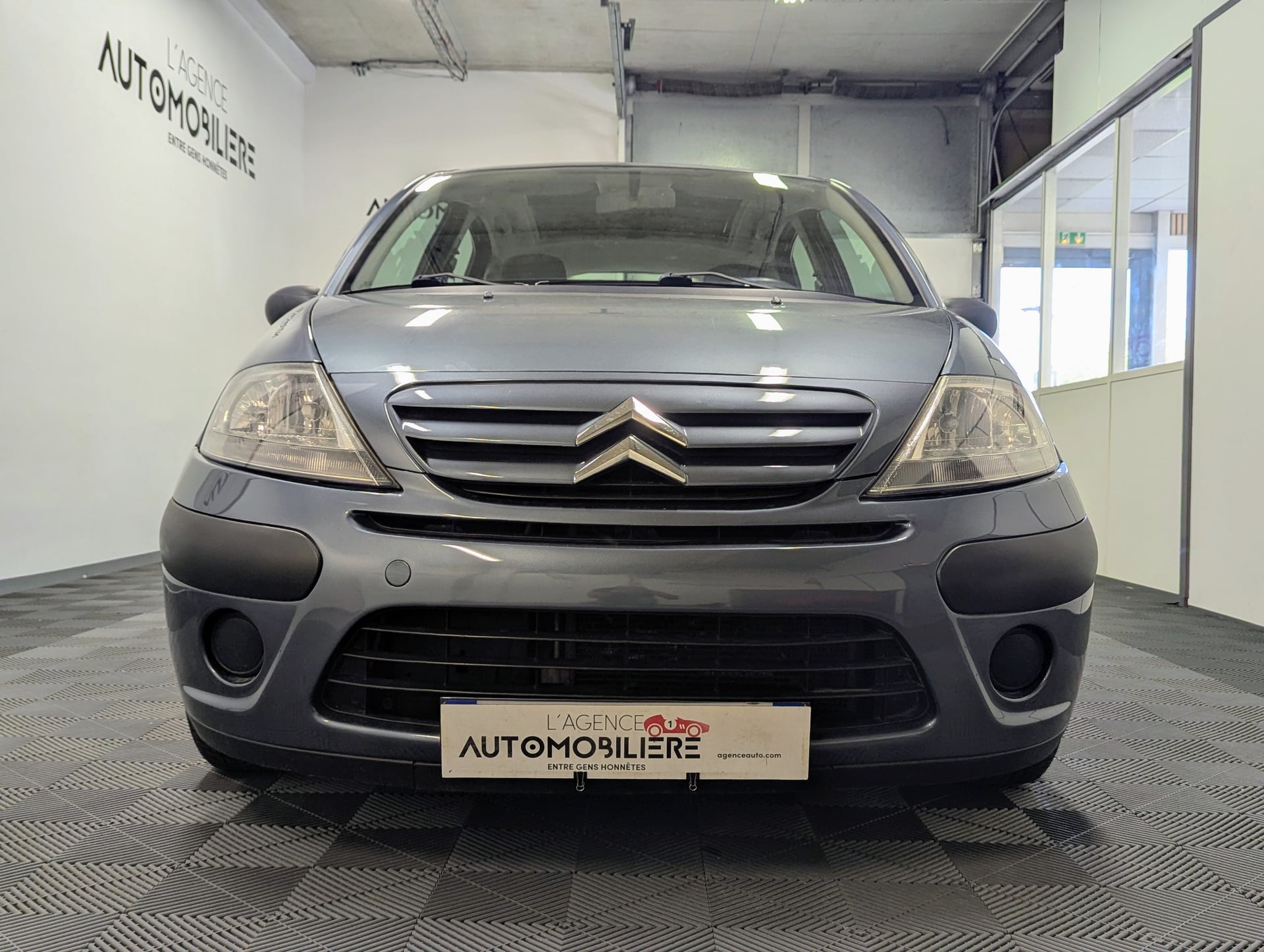 Citroen C3 1.1 STYLE 60 CH + TOIT PANO + CLIM + KIT DE DISTRIBUTION — 2