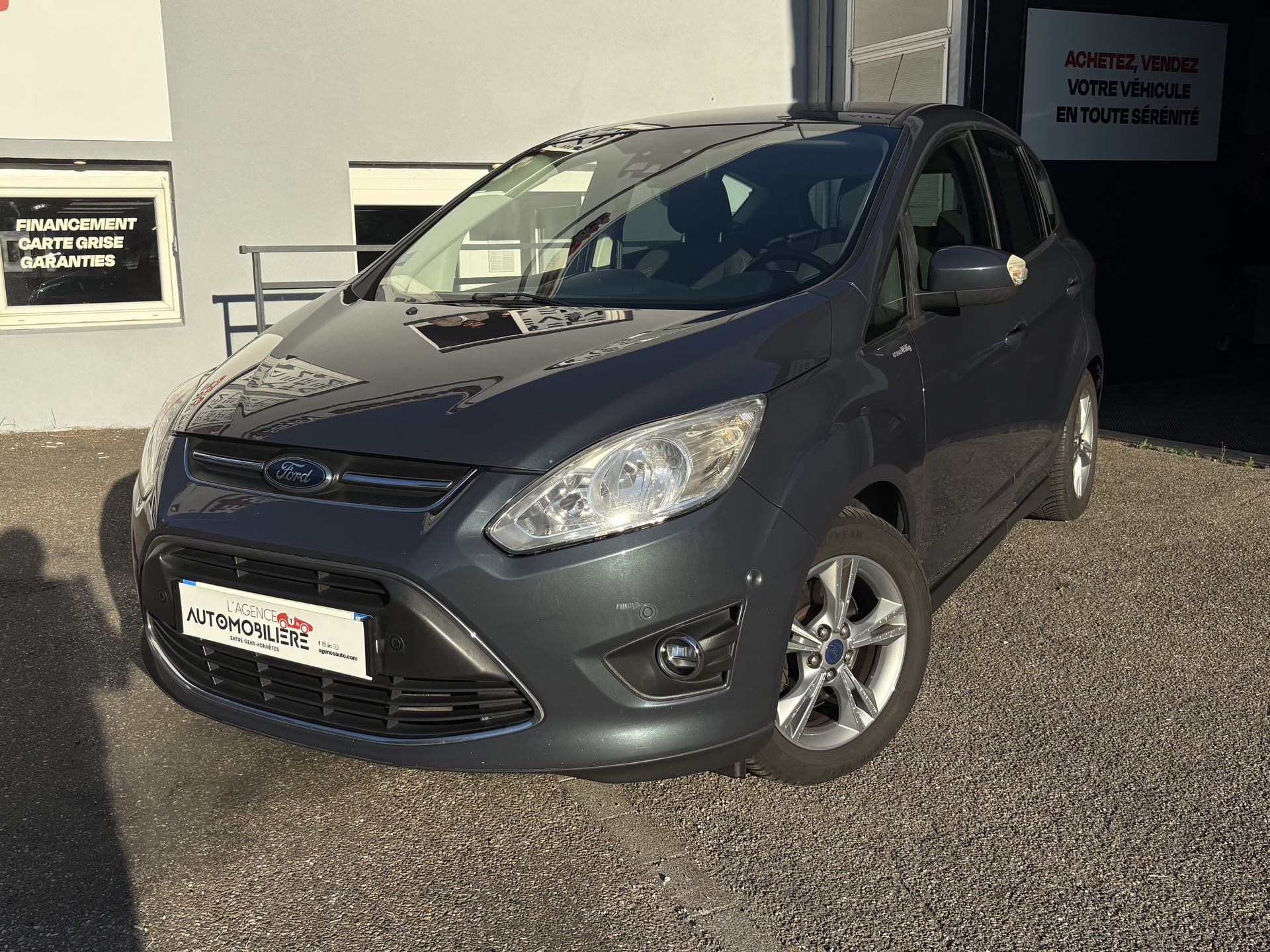 Ford C-Max 2.0 140 Titanium Powershift Sièges chauffants - Bluetooth - Radars de recul