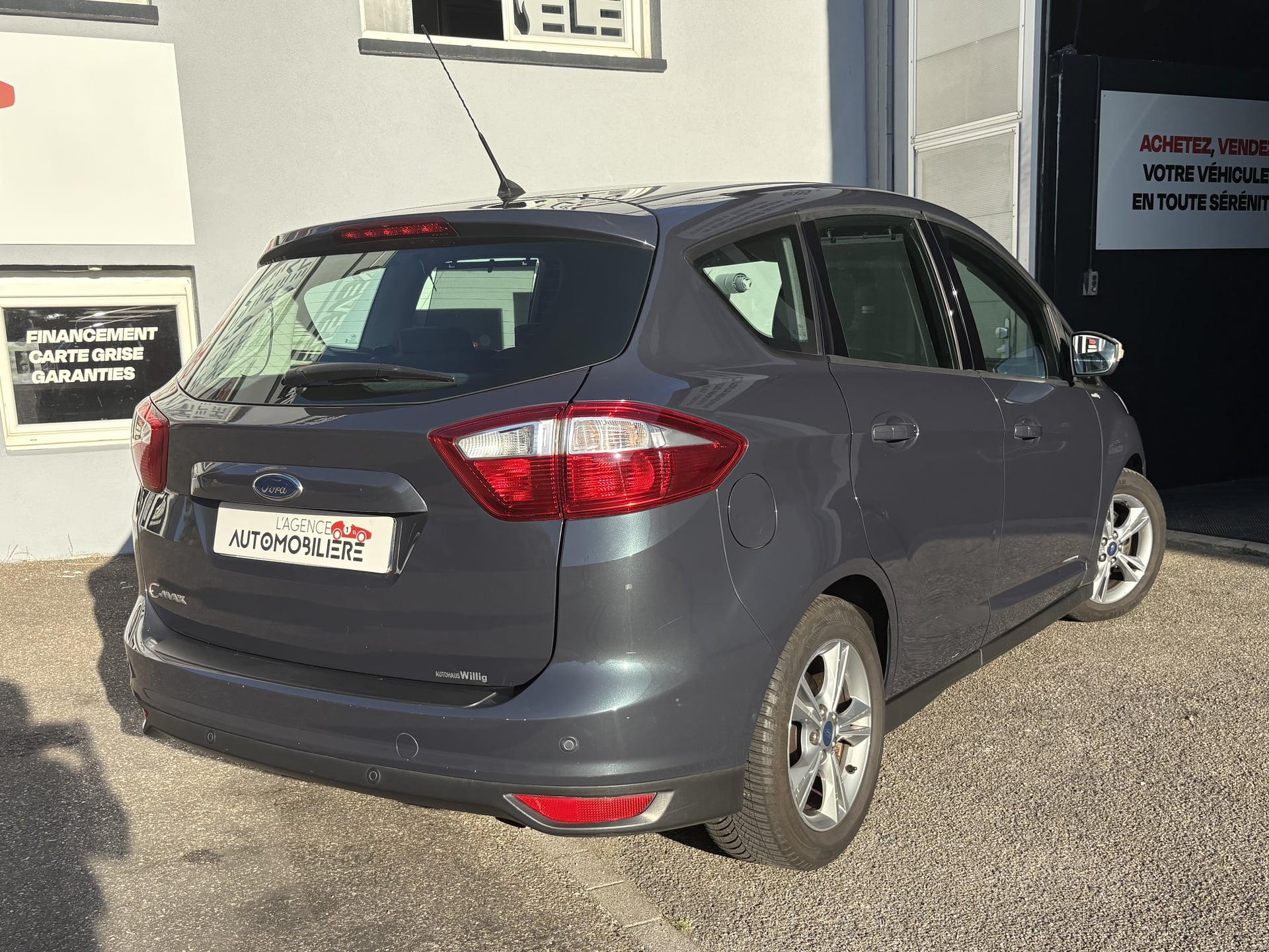 Ford C-Max 2.0 140 Titanium Powershift Sièges chauffants - Bluetooth - Radars de recul — 2
