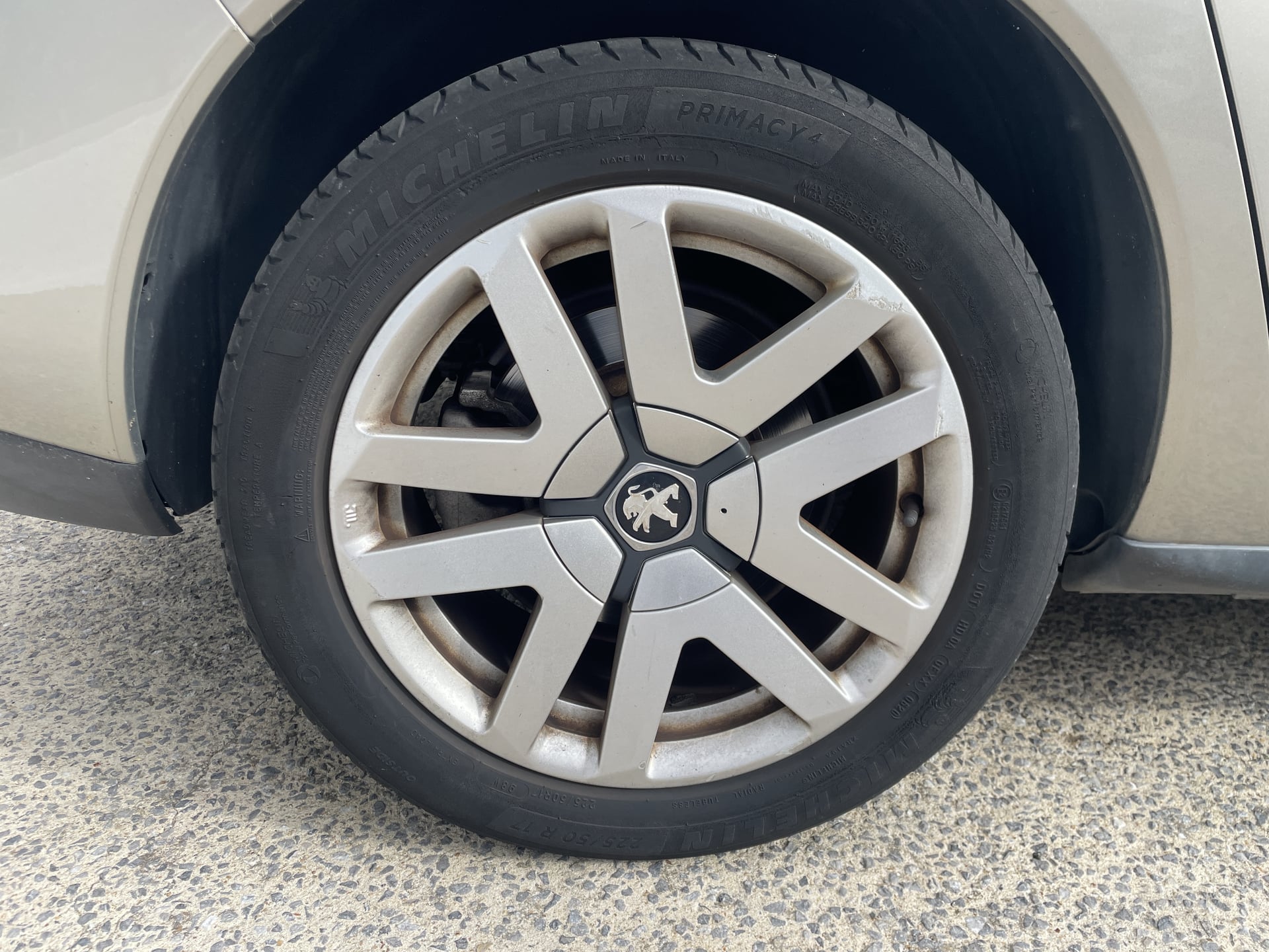Peugeot 3008 HYbrid 4 2.0 HDi 163 cv - Boite Auto - Toit panoramique — 19