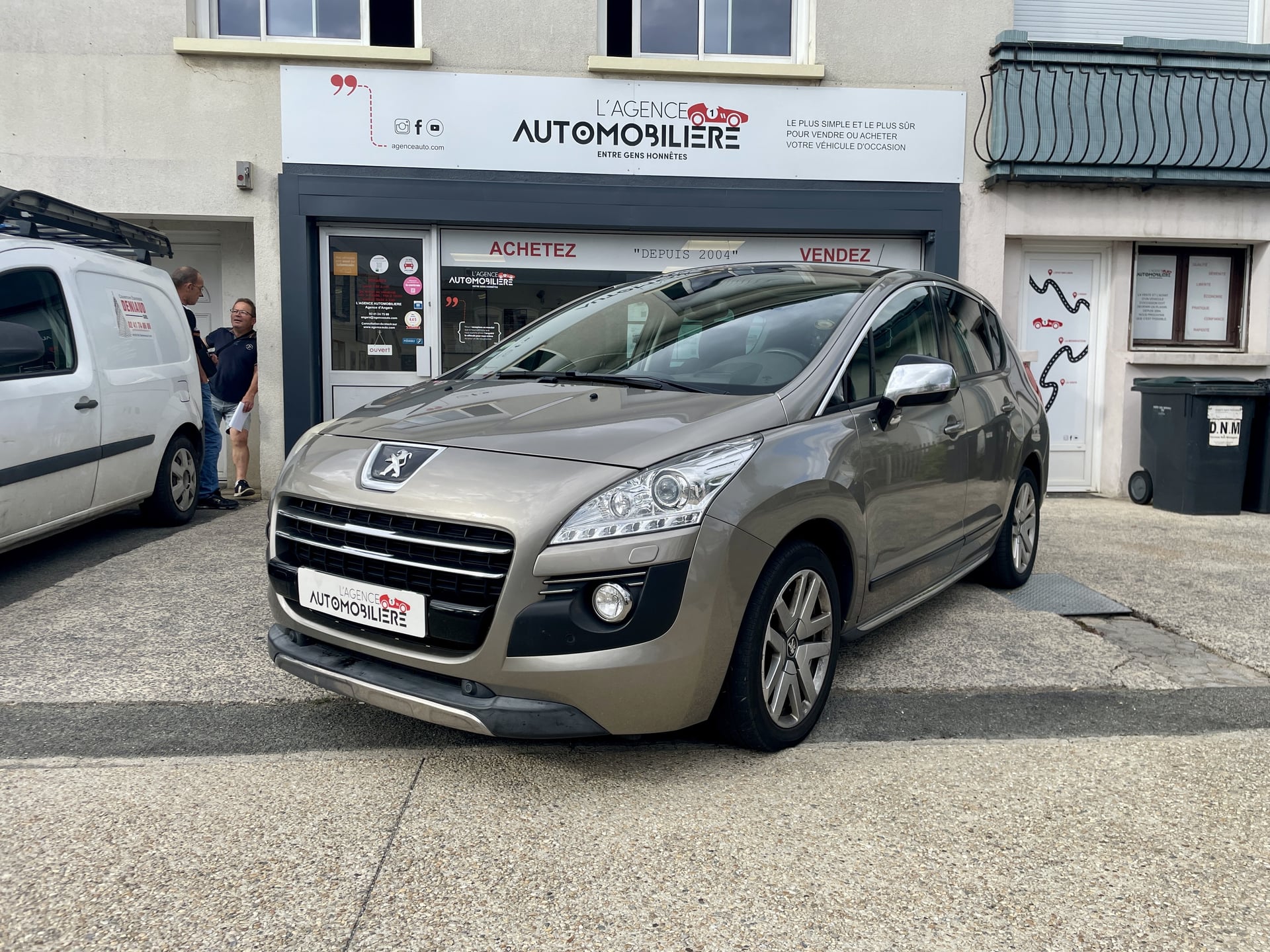 Peugeot 3008 HYbrid 4 2.0 HDi 163 cv - Boite Auto - Toit panoramique