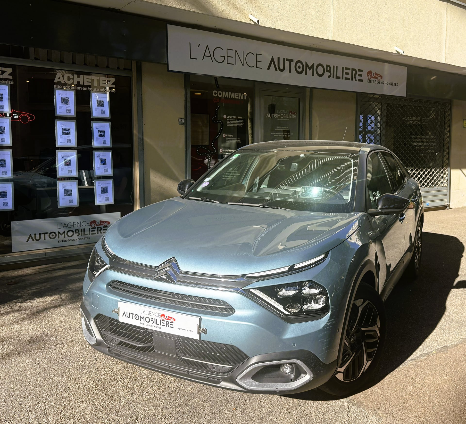 Citroen C4 1.2 PURETECH 130 S&S SHINE EAT8 *1ERE MAIN*