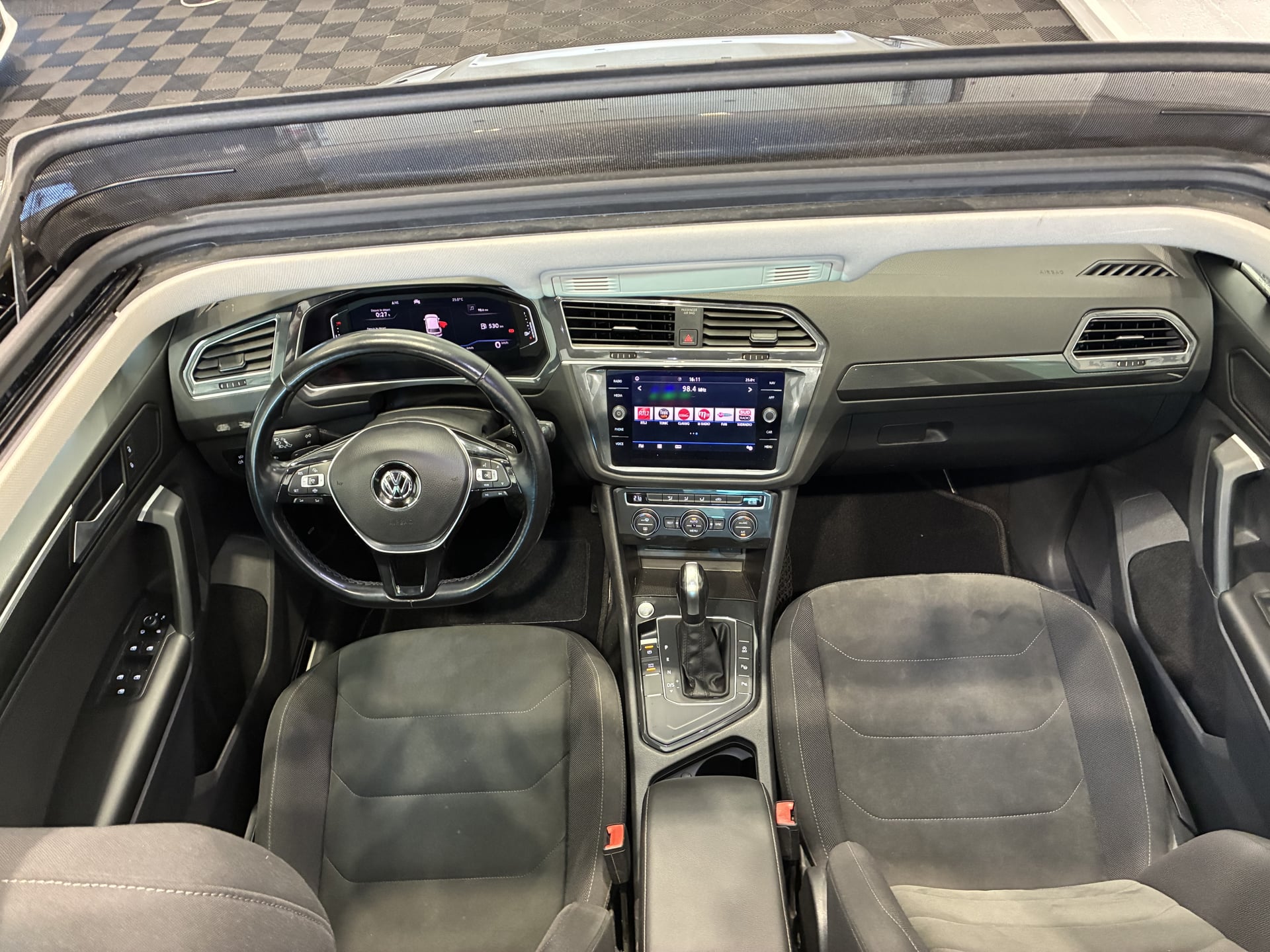 Volkswagen Tiguan 2.0 TDI 150ch Carat-Toit Ouvrant Panoramique — 30