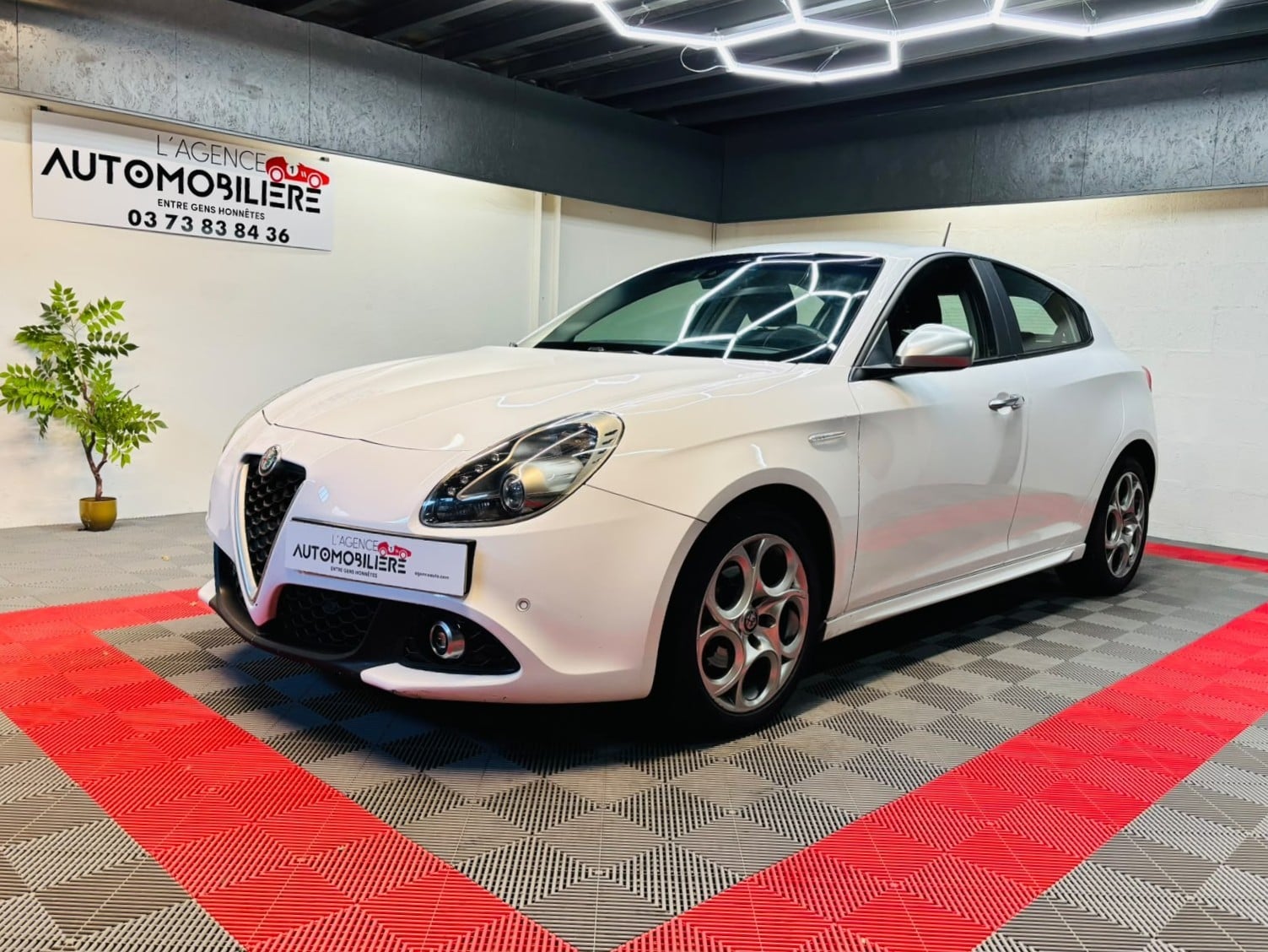 Alfa Romeo Giulietta 1.6 JTDM 120ch super- Garantie 12 mois - distribution effectuée - entretien a jour