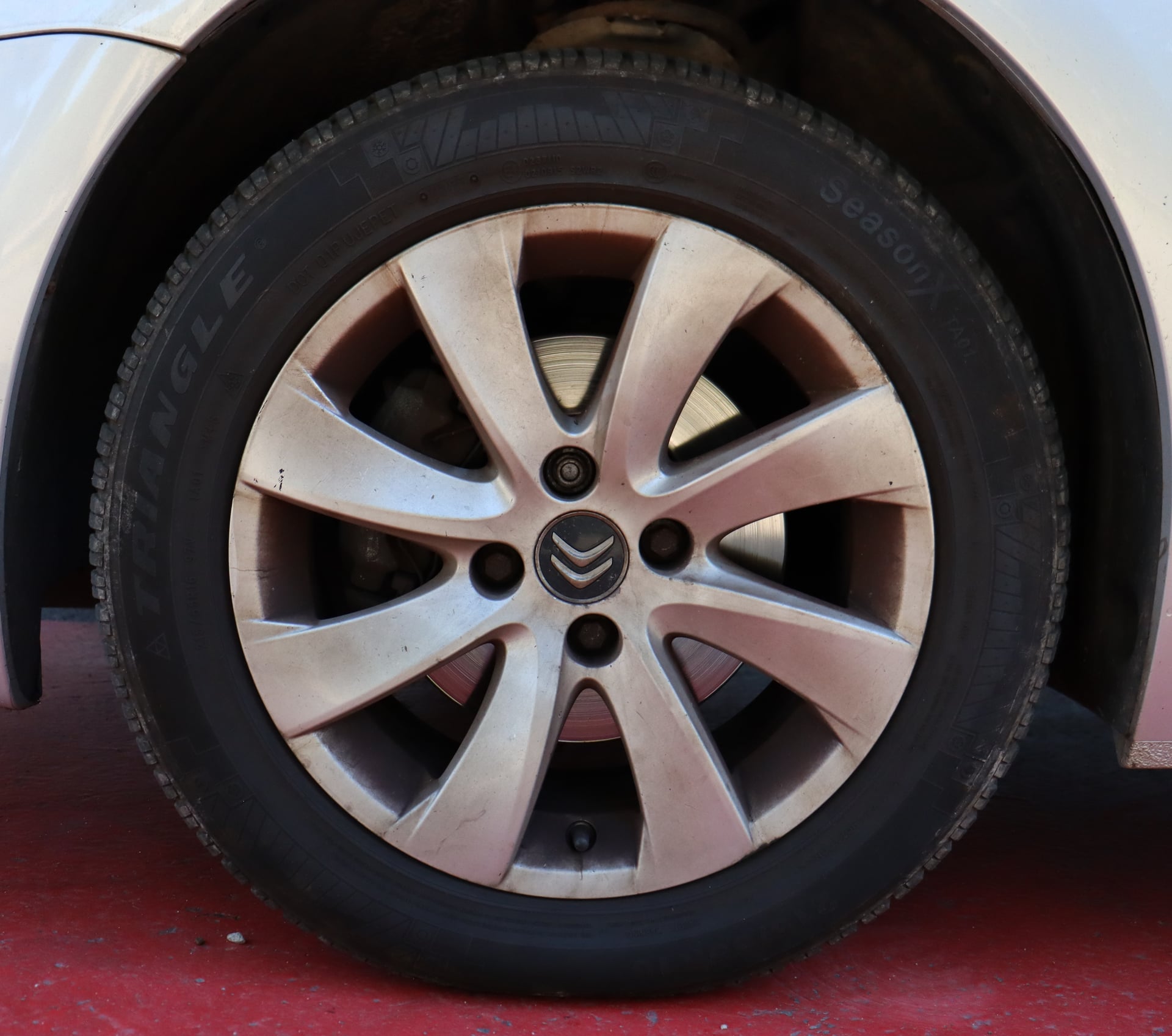 Citroen C4 Picasso 1.6 HDi FAP 112 cv (Distribution à jour, Clim bi-zone) — 40