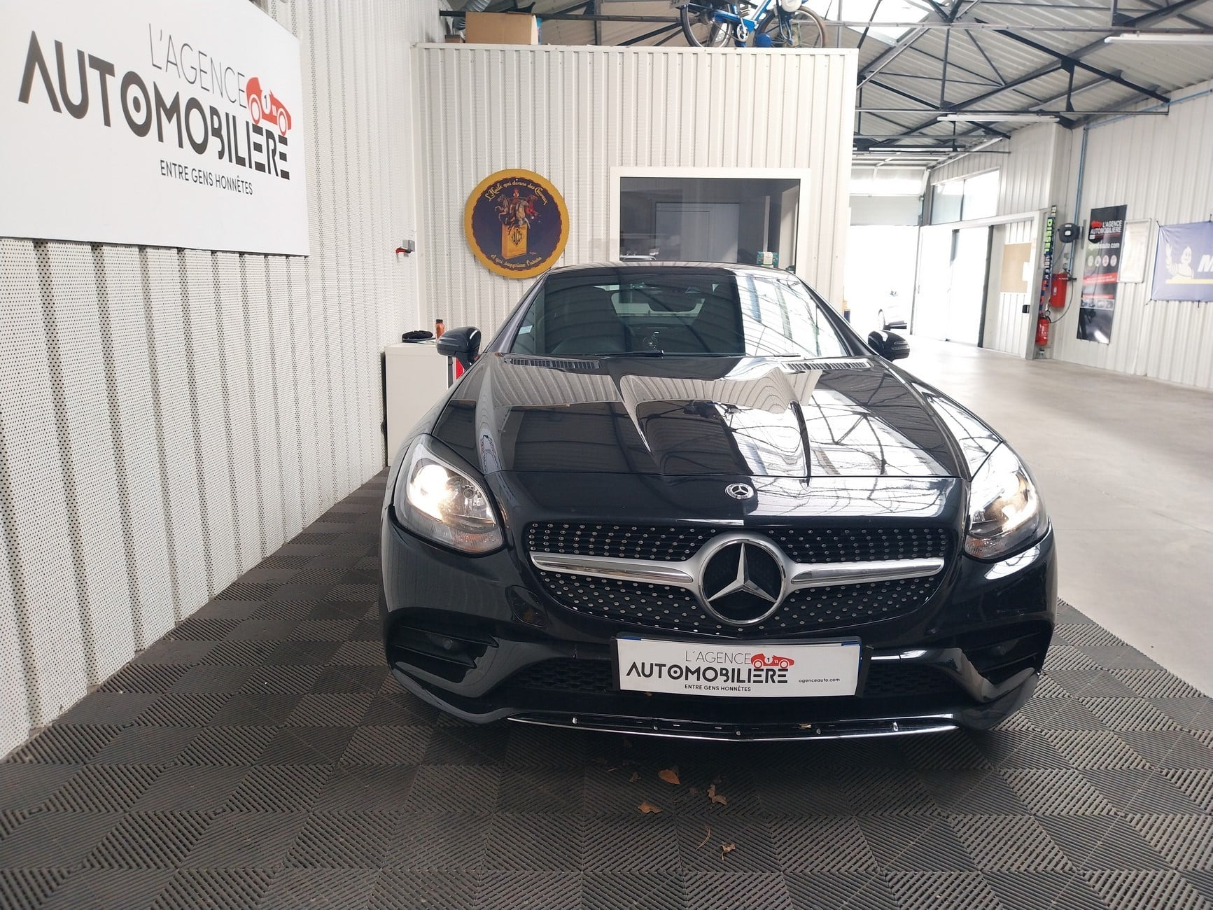 Mercedes-Benz SLC 300 245 SPORT LINE 9G-TRONIC BVA — 2