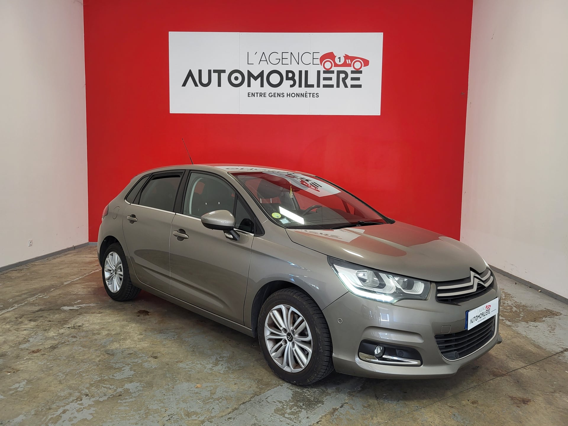 Citroen C4 1.6 BLUEHDI 120 MILLENIUM EAT6 + CARPLAY