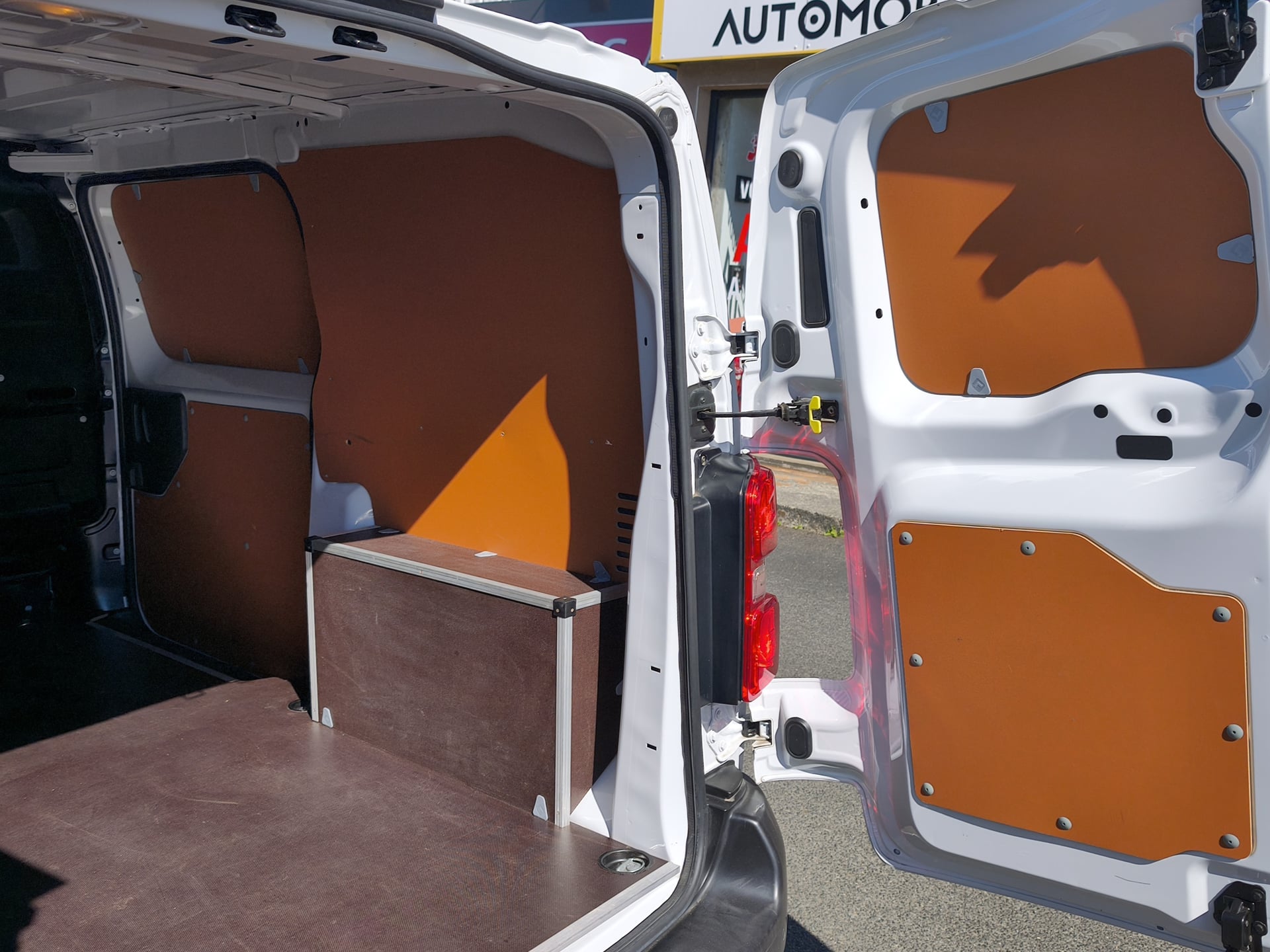 Opel Vivaro Fourgon 2.0 BlueHDI 145 ch PACK BUSINESS 1ère main, TVA récupérable — 35