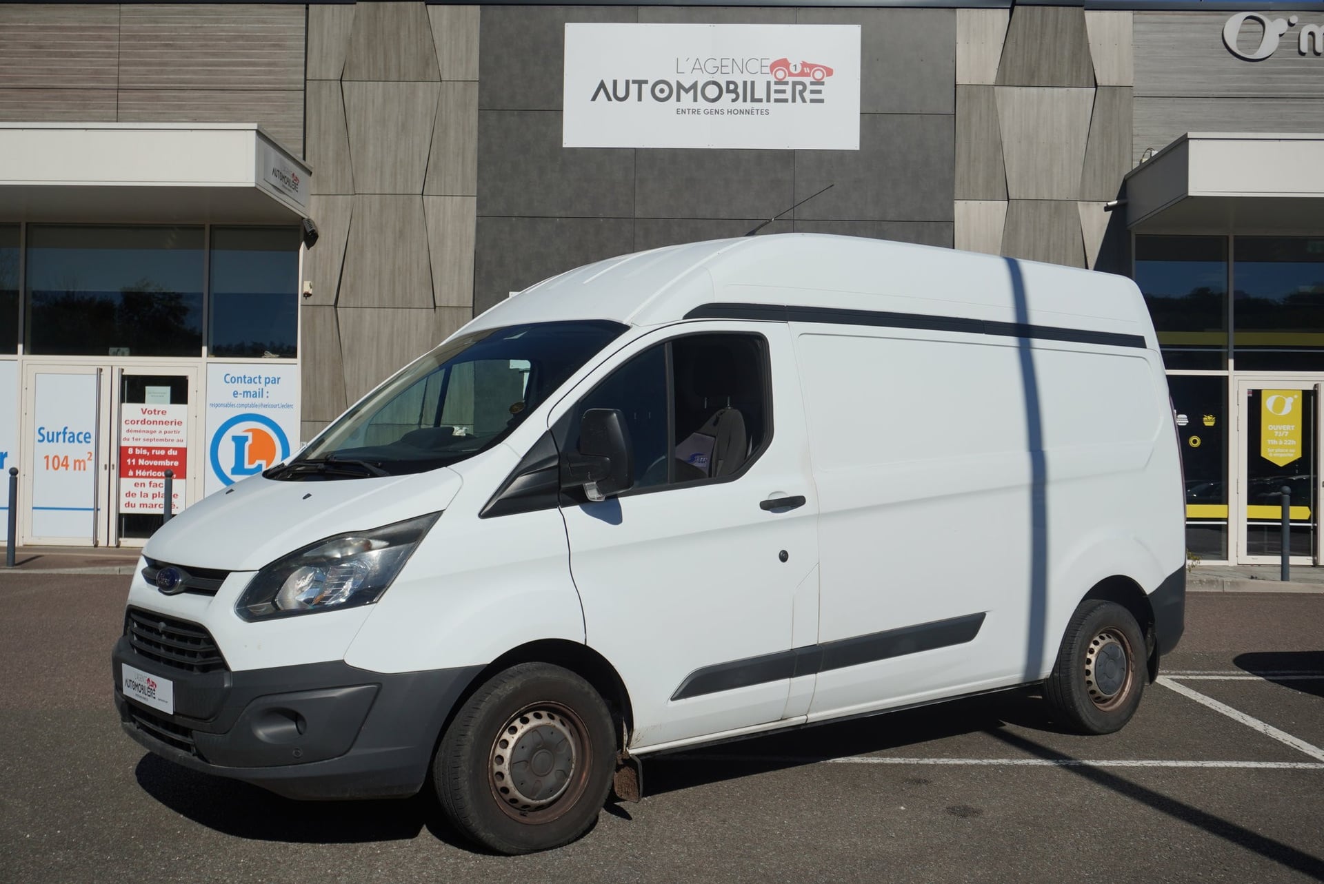 Ford Transit Custom Fourgon 290 L2H2 2.2 TDCi 100 Ambiente