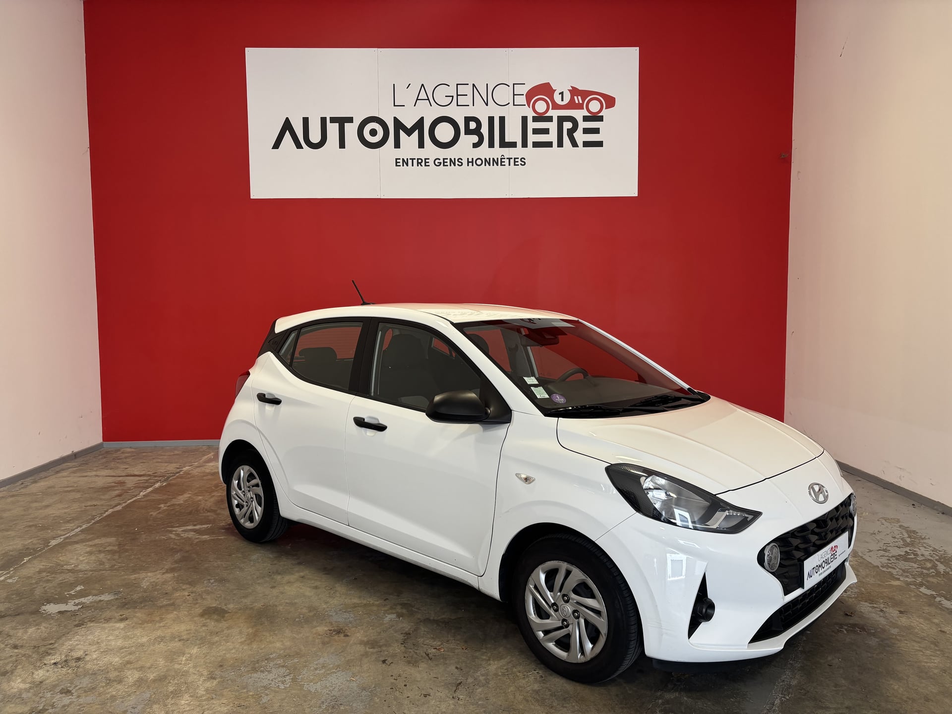 Hyundai I10 I10 1.0 66 STOP AND START INITIA + 1° MAIN