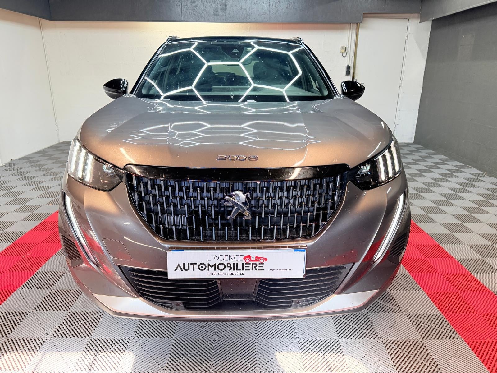 Peugeot 2008 II (P24E) 5HB 1.2 THP 12V EAT8 S&S 130 cv Boîte auto — 2