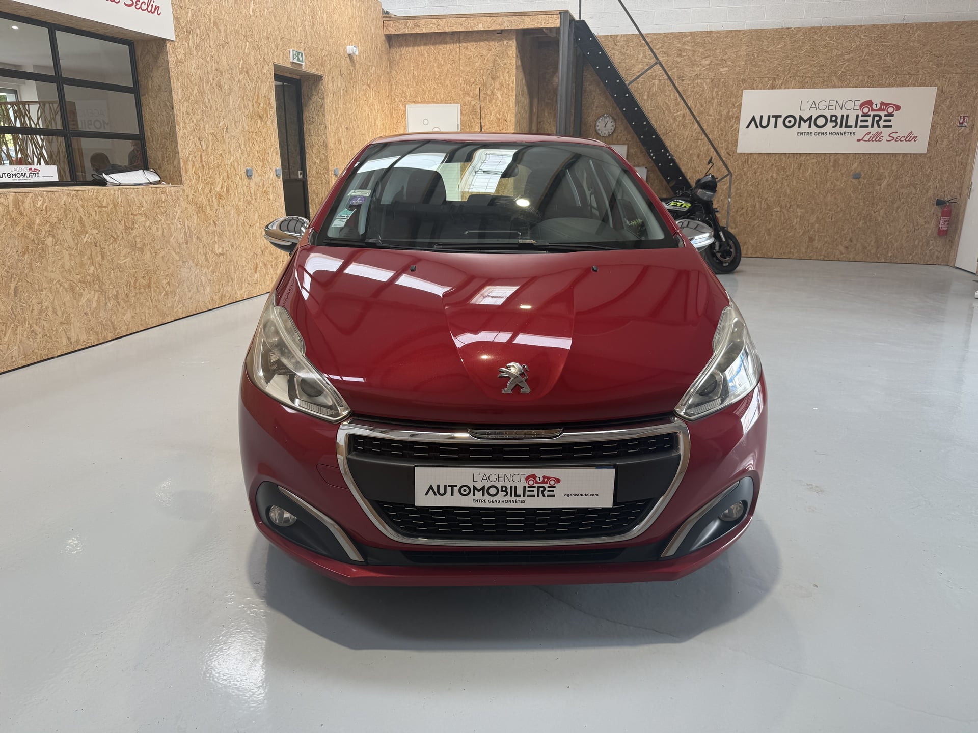Peugeot 208 1.2 PURETECH 110CH ALLURE — 2