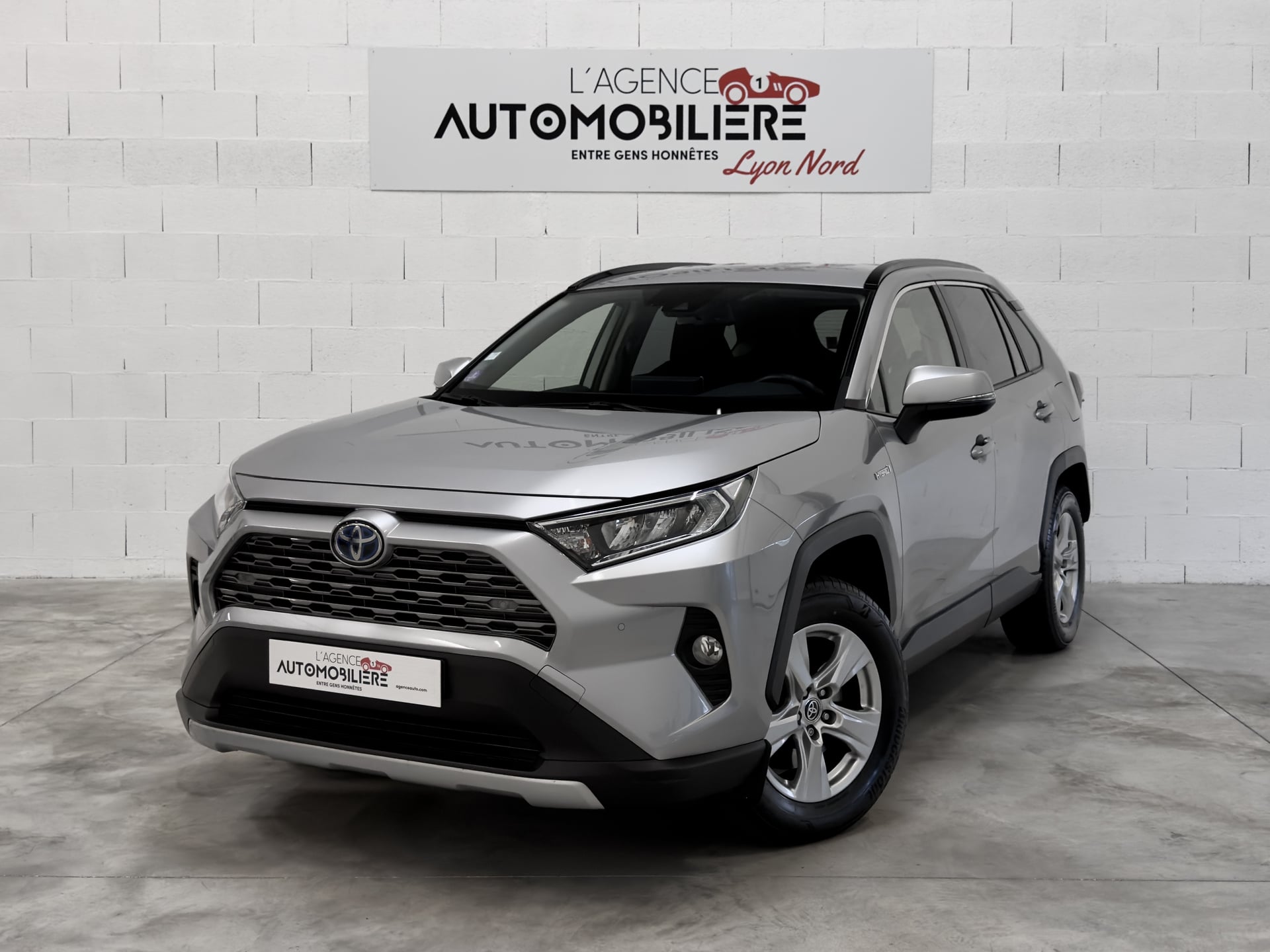 Toyota RAV4 Hybride 218 2WD Dynamic MY21 – 1ºMain Français - Suivi complet – Caméra – Attelage – CarPlay – Garantie 12 Mois Toyota