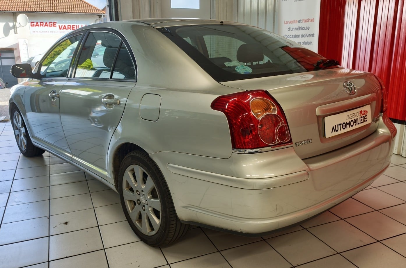 Toyota Avensis TOYOTA AVENSIS 2.2L D4D 150CV 1ERE MAIN — 2