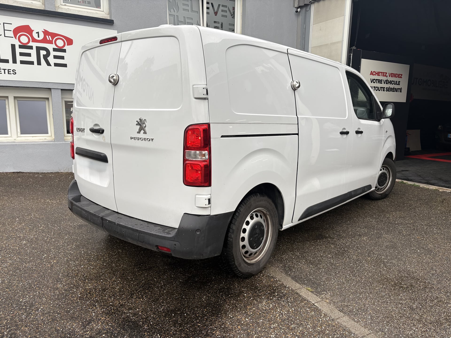 Peugeot Expert 1.5 BlueHDI 120 Caméra de recul - Apple Carplay - GPS — 2