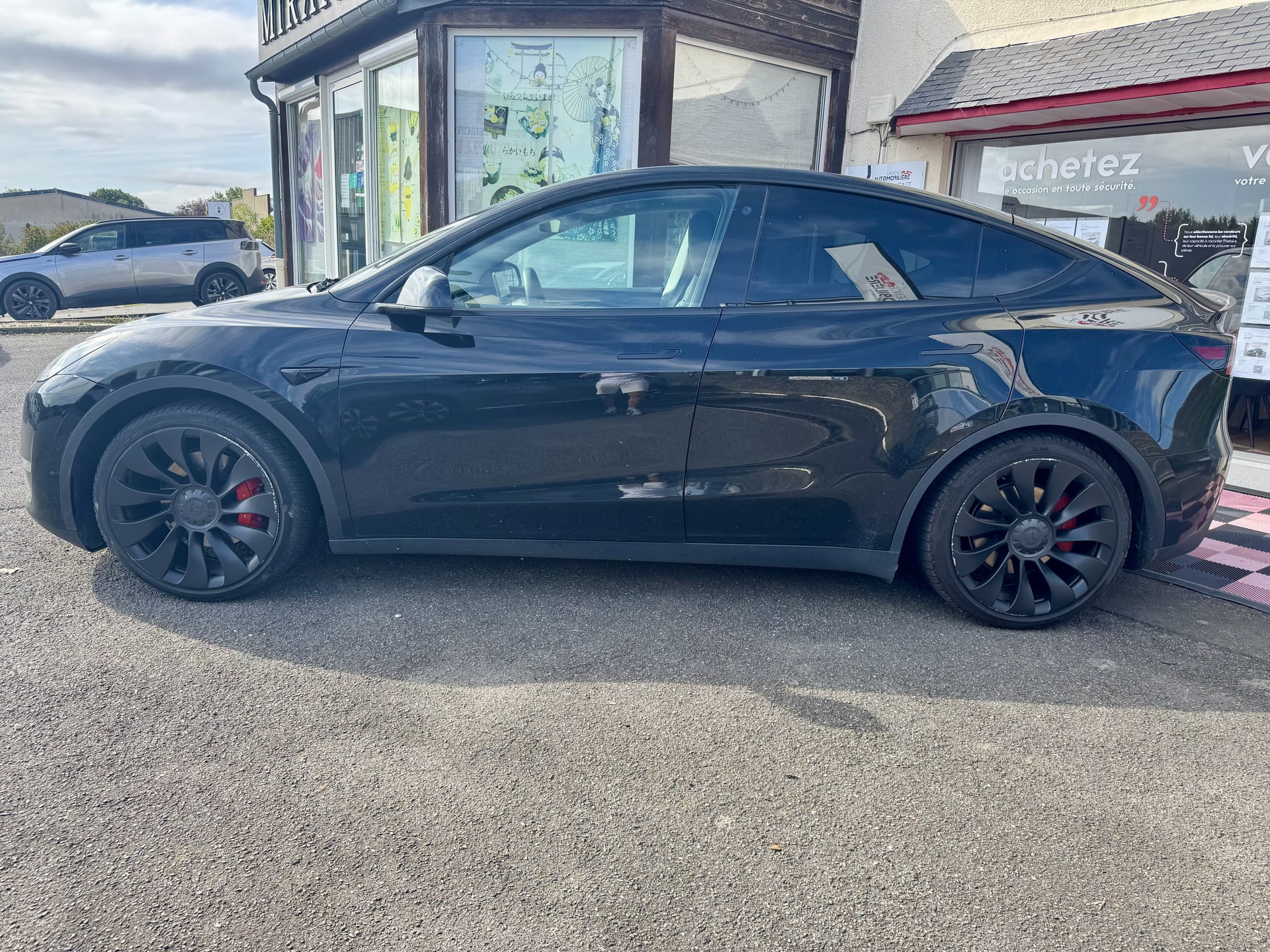Tesla Model Y 480 PERFORMANCE DUAL MOTOR AWD 75 KwH — 2