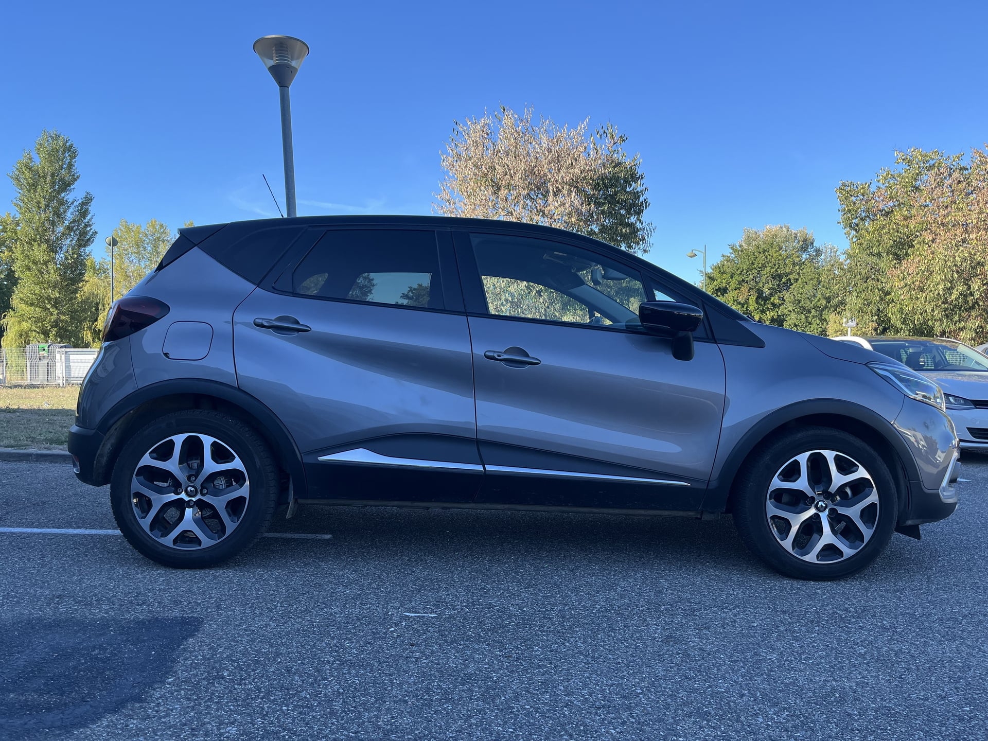 Renault Captur 1.5 DCI 90cv INTENS DITRIBUTION A JOUR — 2