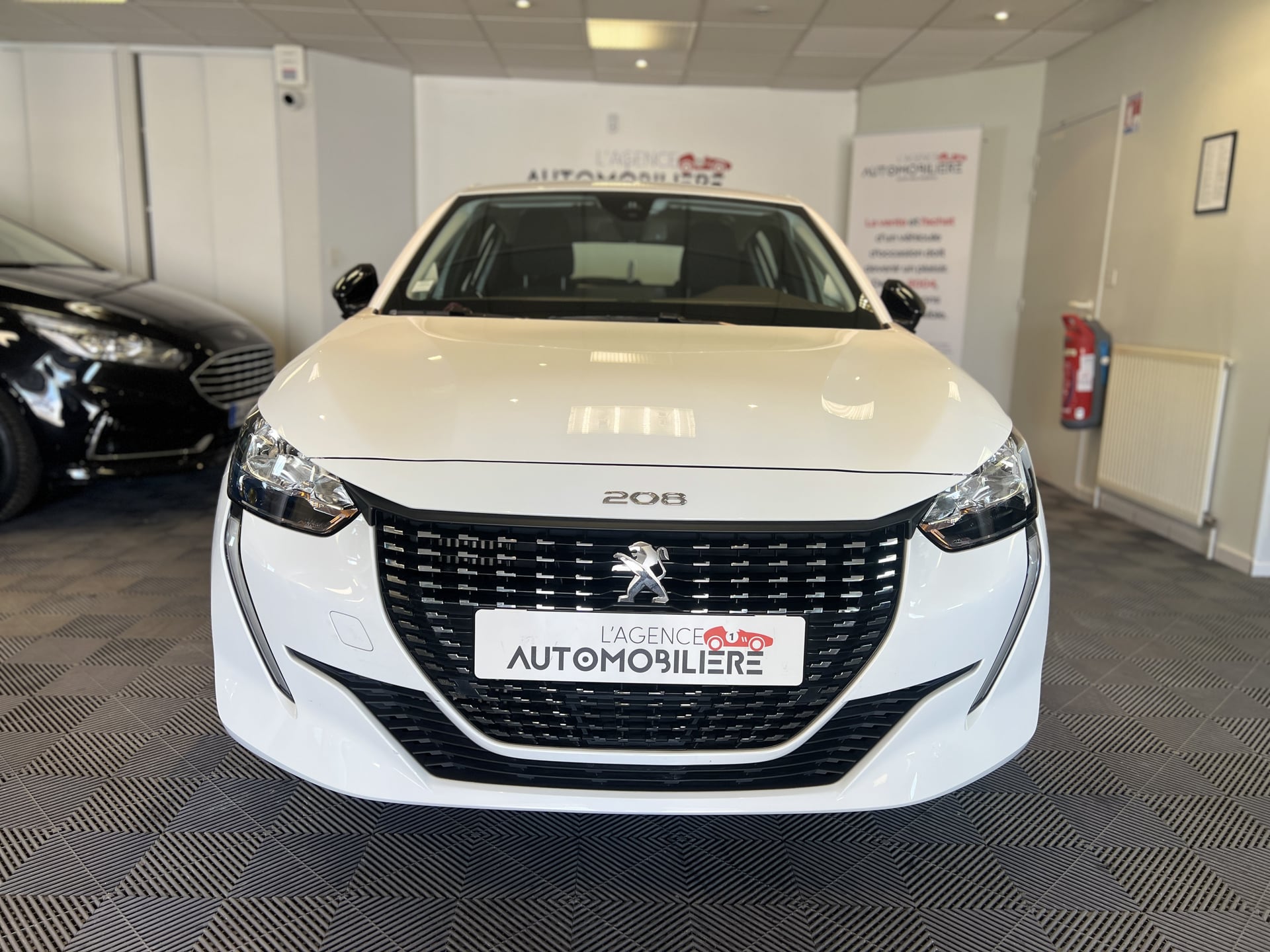 Peugeot 208 1.2 PureTech 100CV Active Pack - 1ère main CT Vierge Révisée - CarPlay - Radar AR — 26