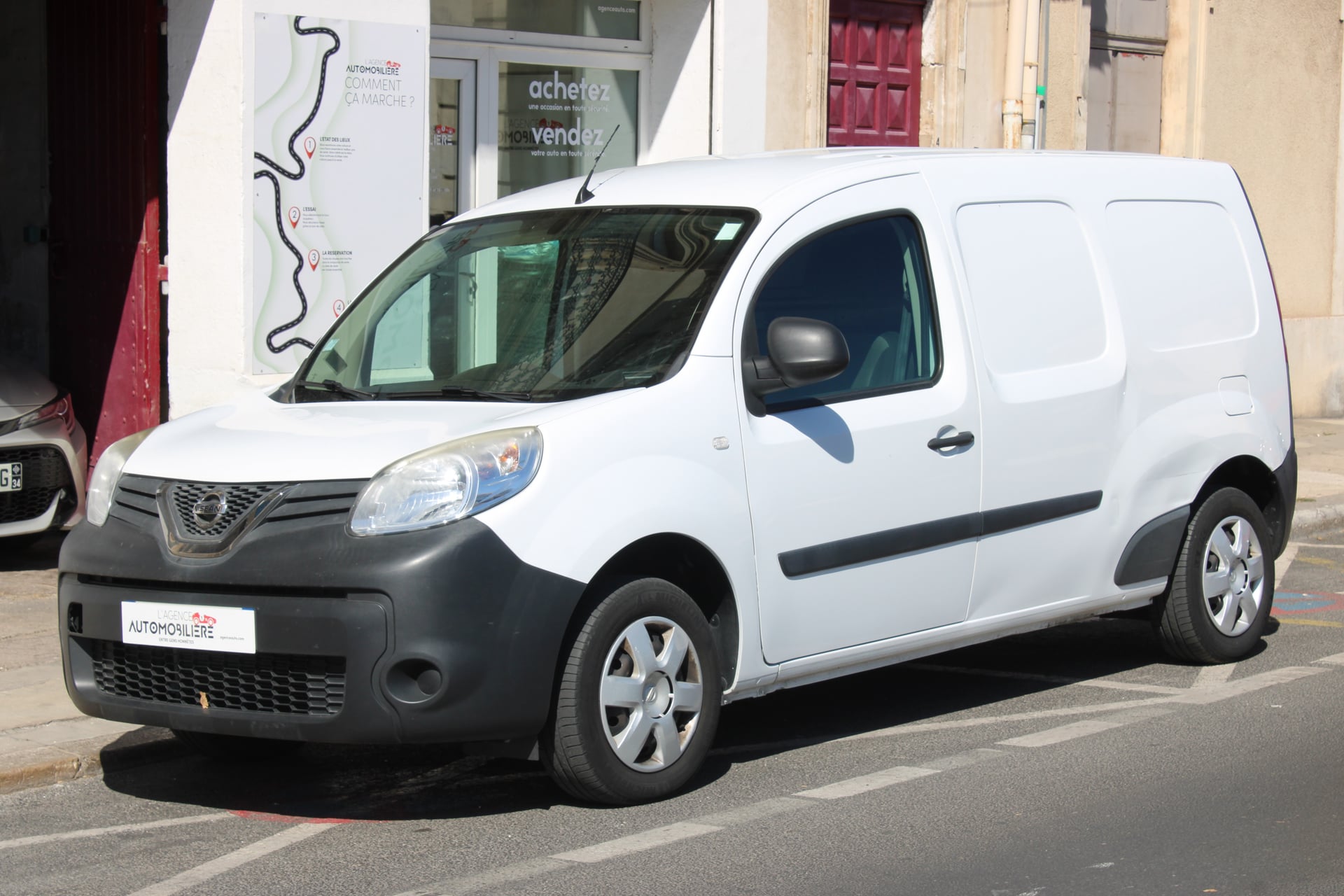 Nissan Nv250 FOURGON L1 1.5 dCi 95 ch ( 1ère main, Clim, Attelage ... )
