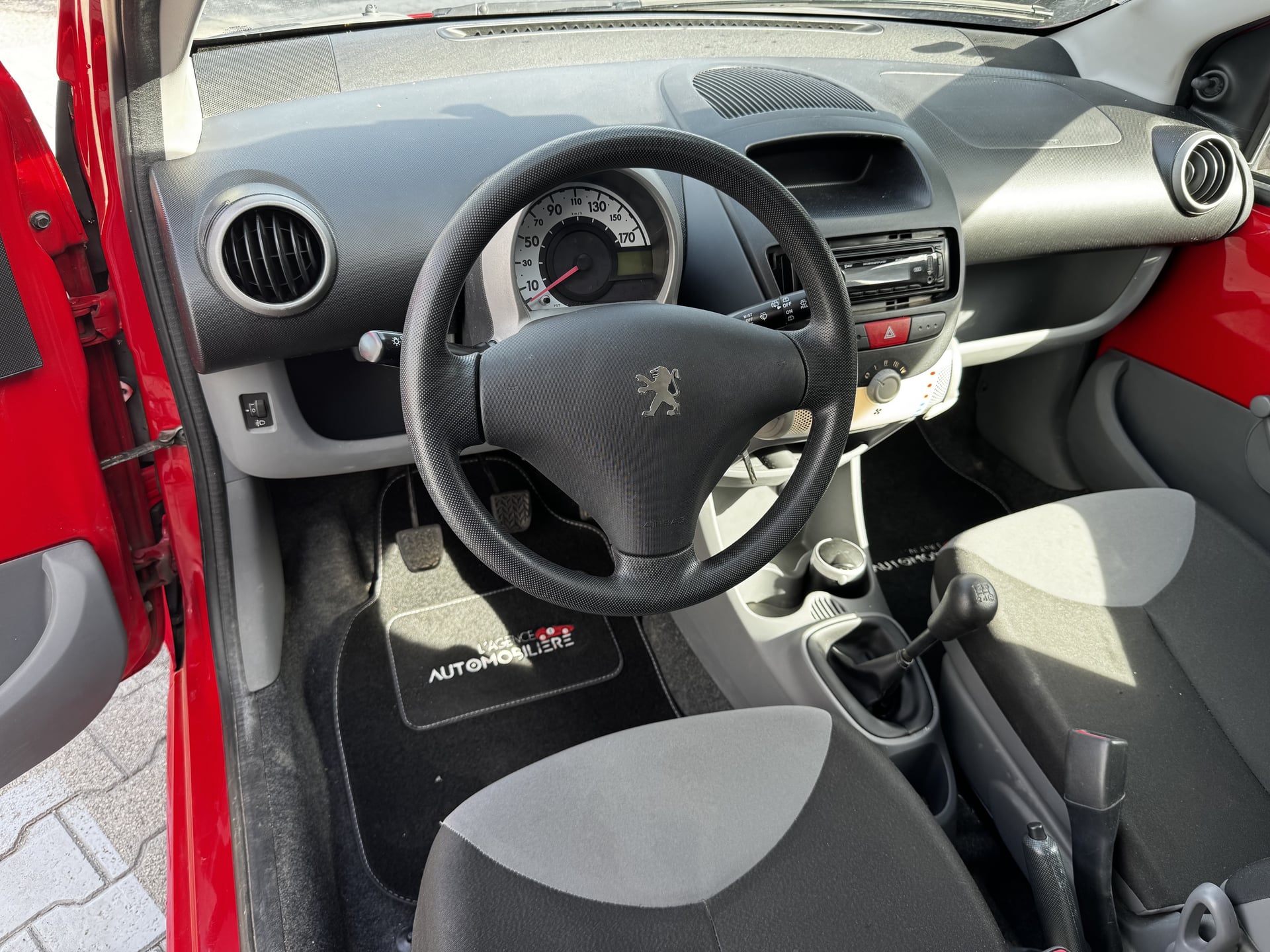 Peugeot 107 3 Portes 1.0 i 12V Blue Lion 68 cv — 17