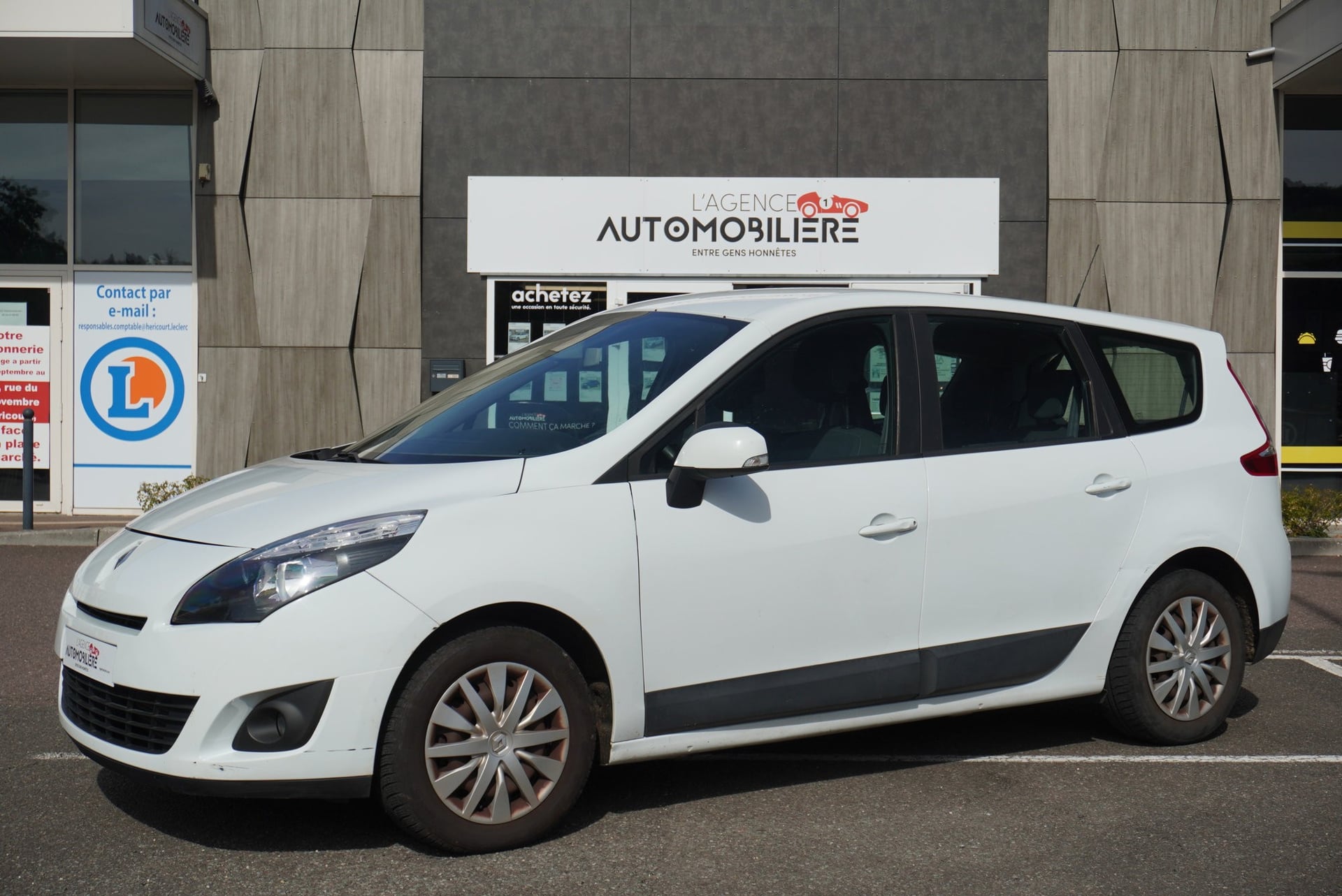 Renault Grand Scenic 1.9 DCi 130 ch Carminat TomTom