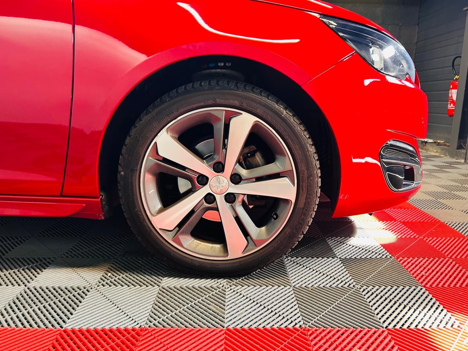 Peugeot 308 1.2 - 130 cv GT Line – Toit Pano – Entretien à Jour - Garantie 12 mois — 22