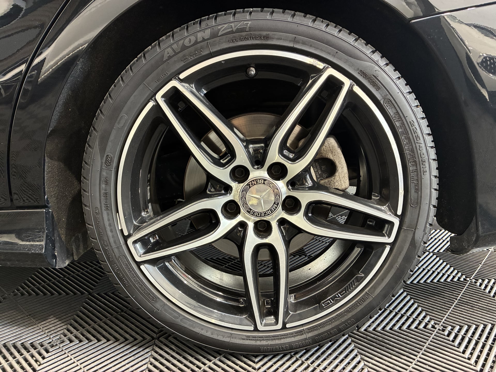 Mercedes-Benz Classe CLA Shooting Brake 180d 110ch Fascination Pack AMG 7G-DCT-Toit Ouvrant Panoramique — 30