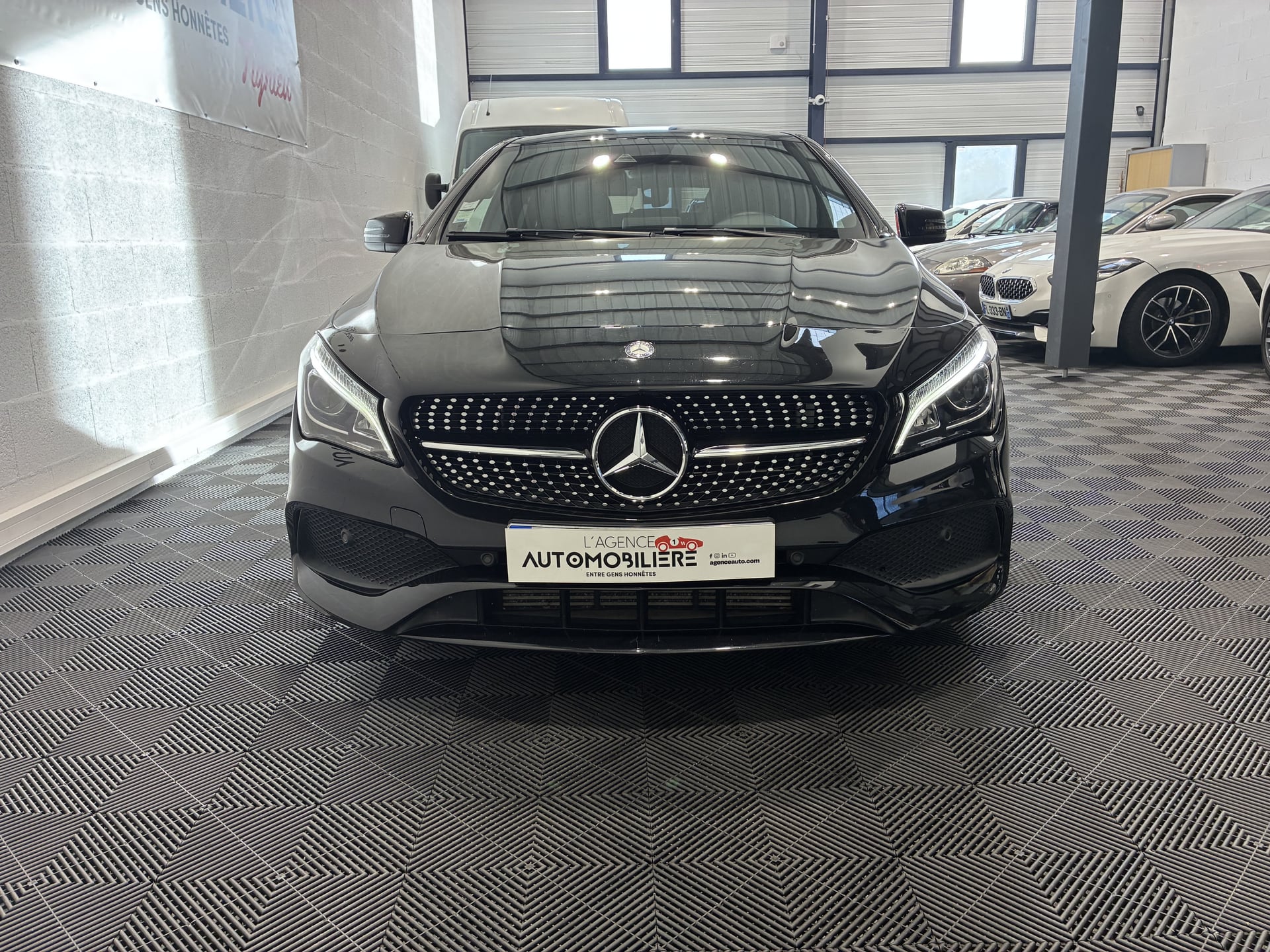 Mercedes-Benz Classe CLA Shooting Brake 180d 110ch Fascination Pack AMG 7G-DCT-Toit Ouvrant Panoramique — 2