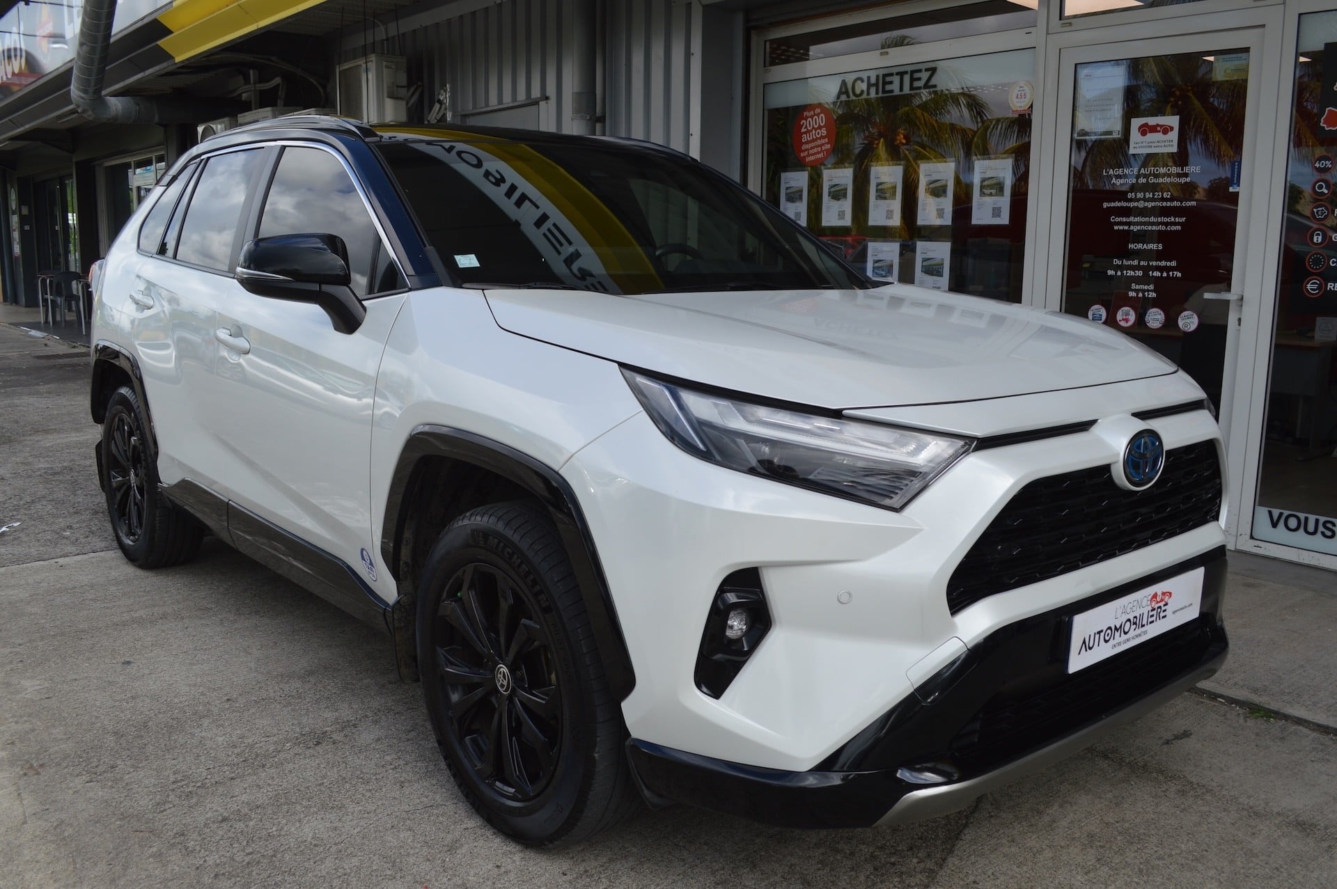 Toyota RAV4 2.5 Hybride 218ch Lounge 2WD — 2